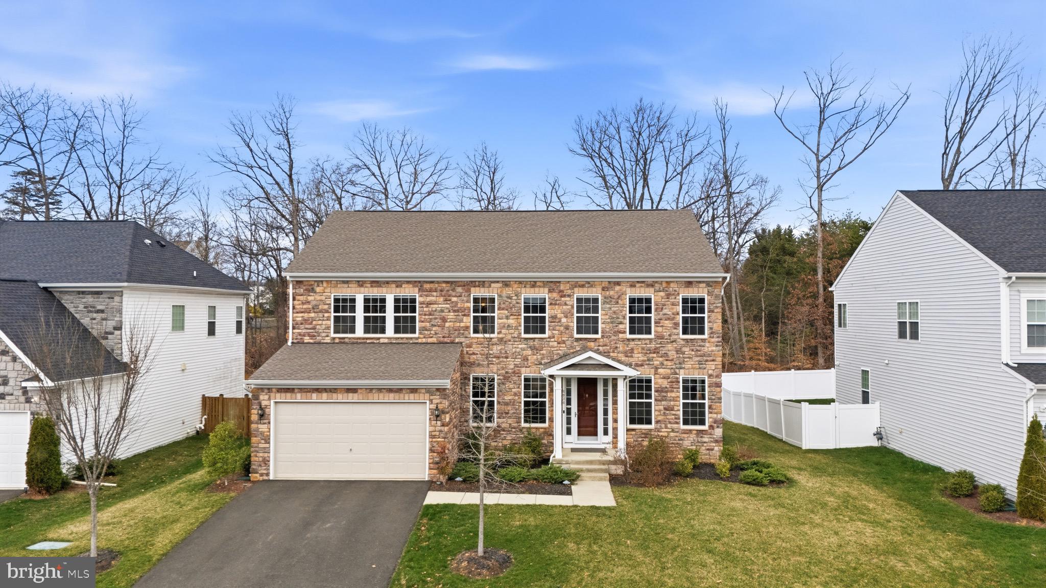 LAUREL HILLS CROSSING - Residential