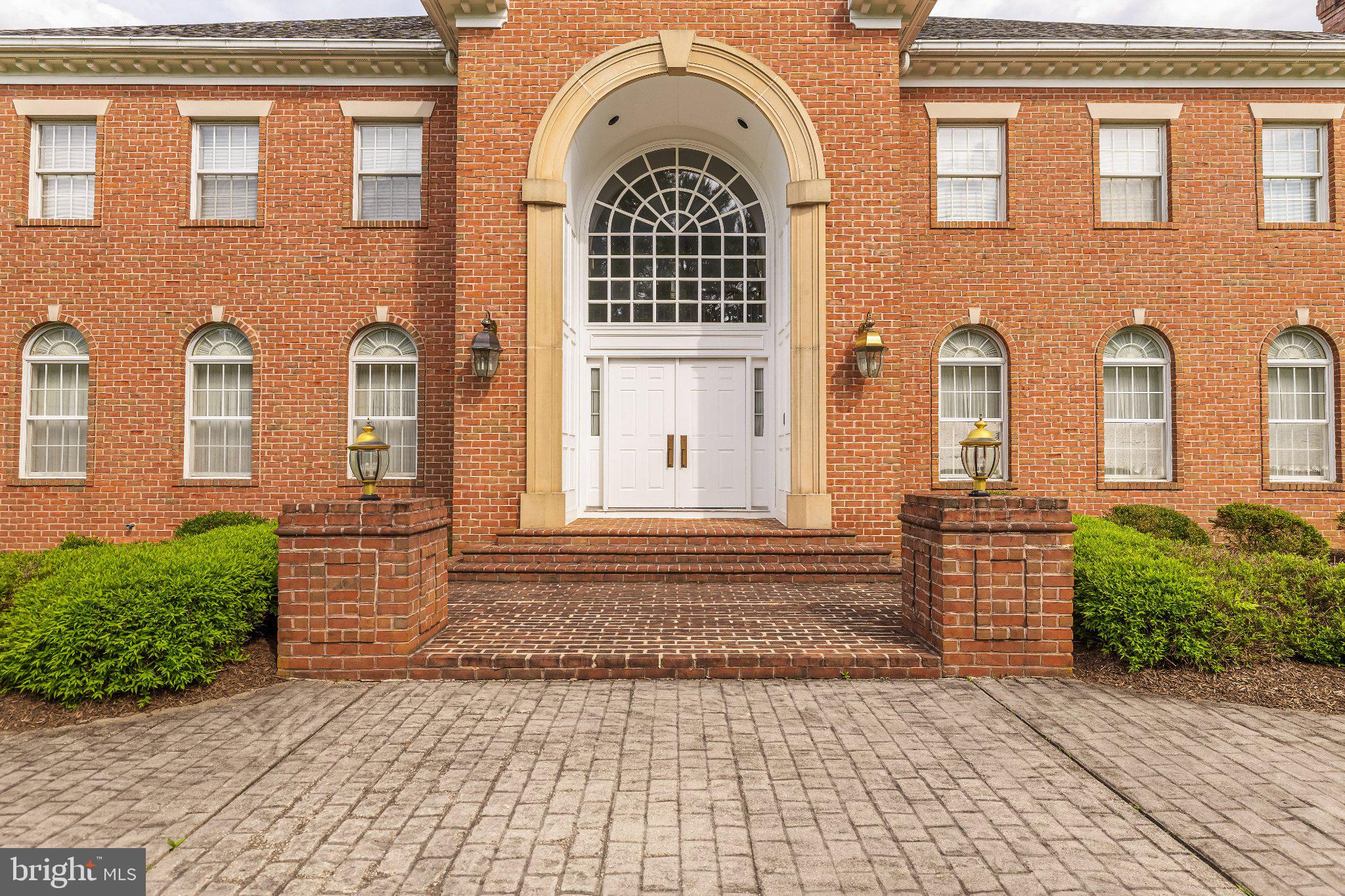 9 SPRINGHILL FARM COURT