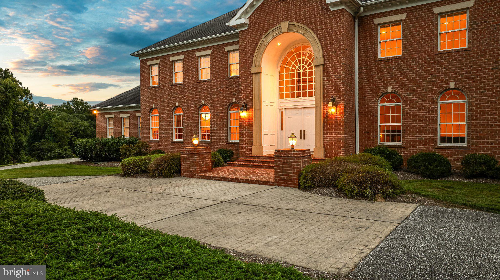 9 SPRINGHILL FARM COURT
