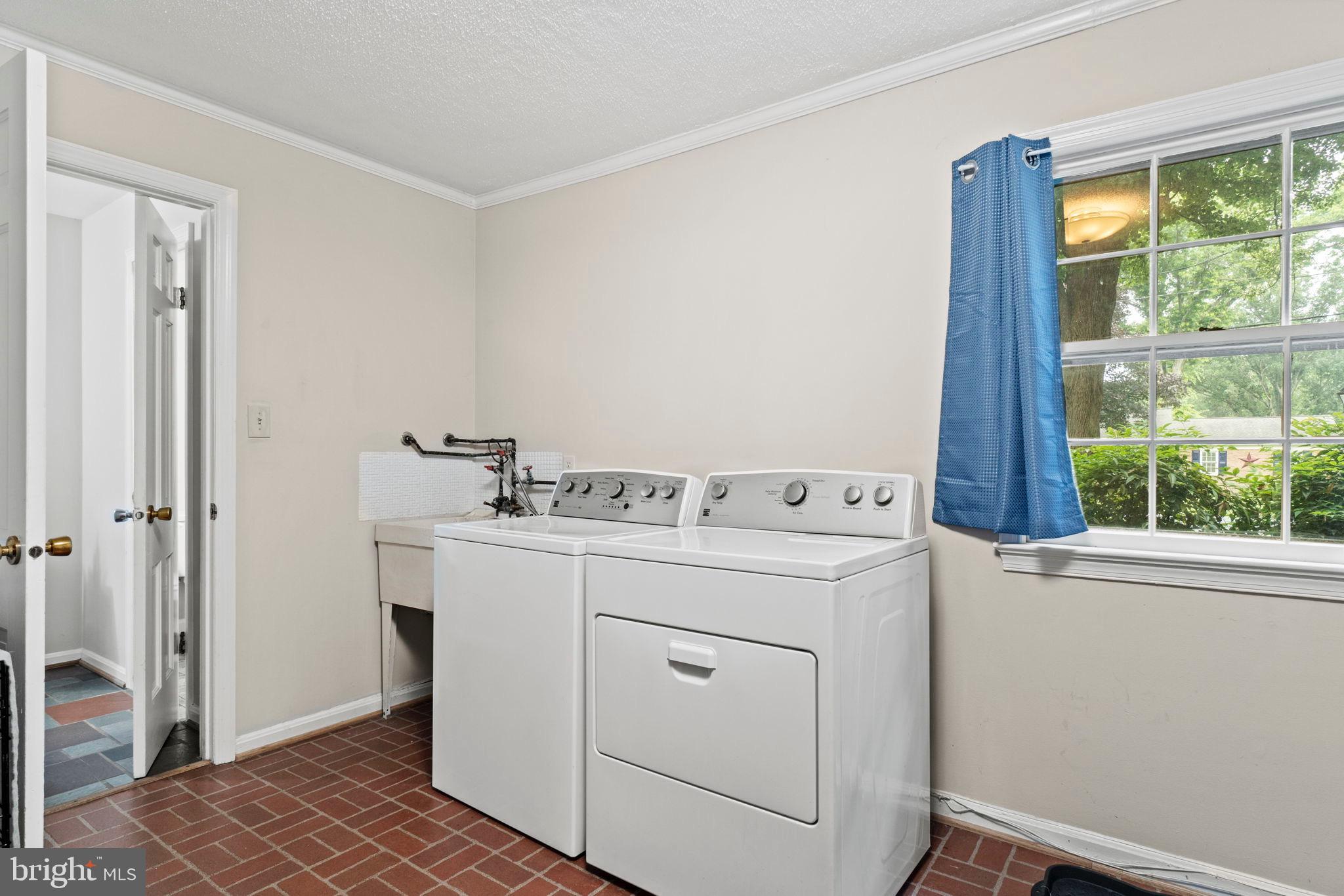 SAM RICE MANOR - Residential