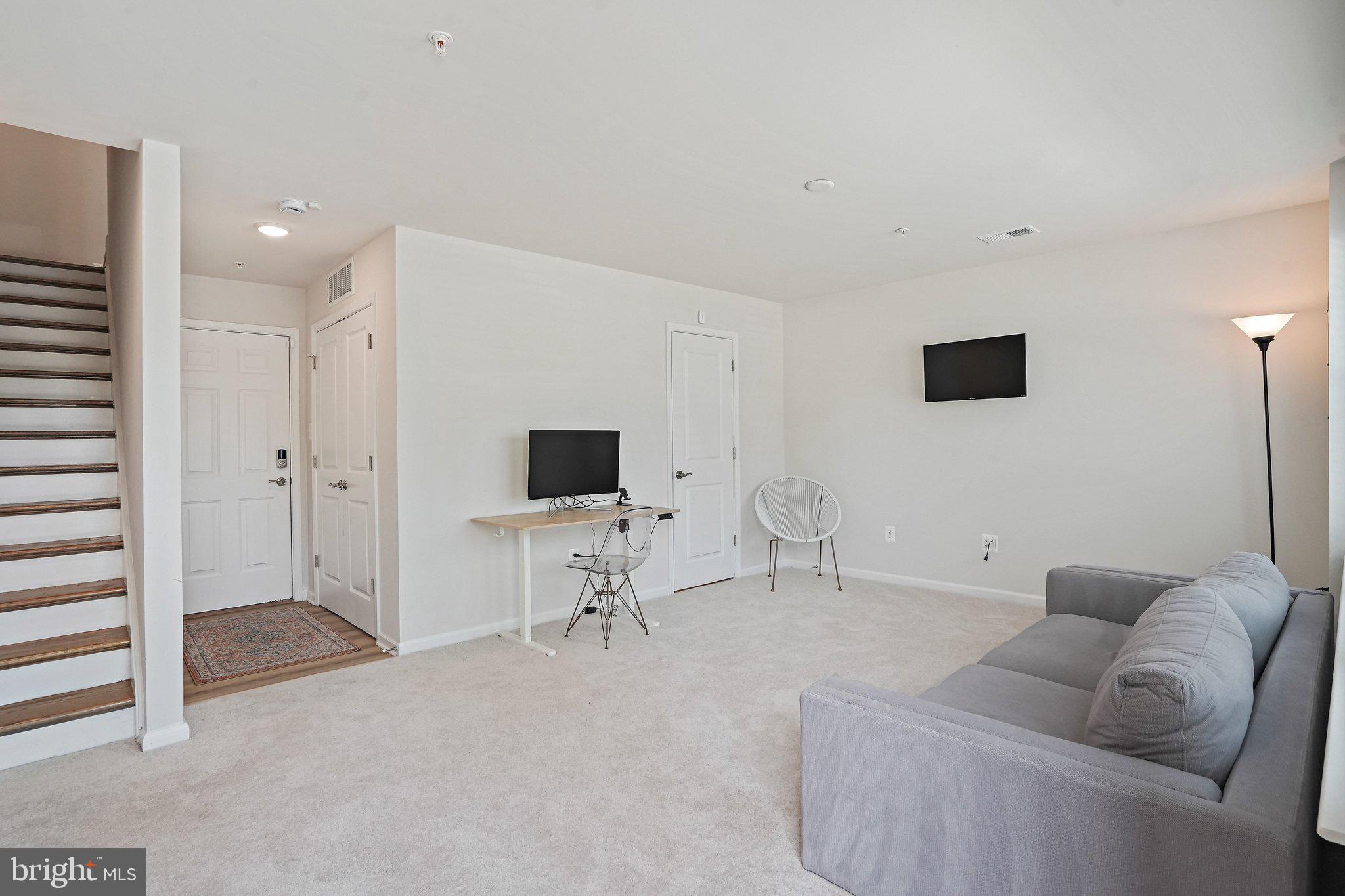 3443 CARNABY STREET