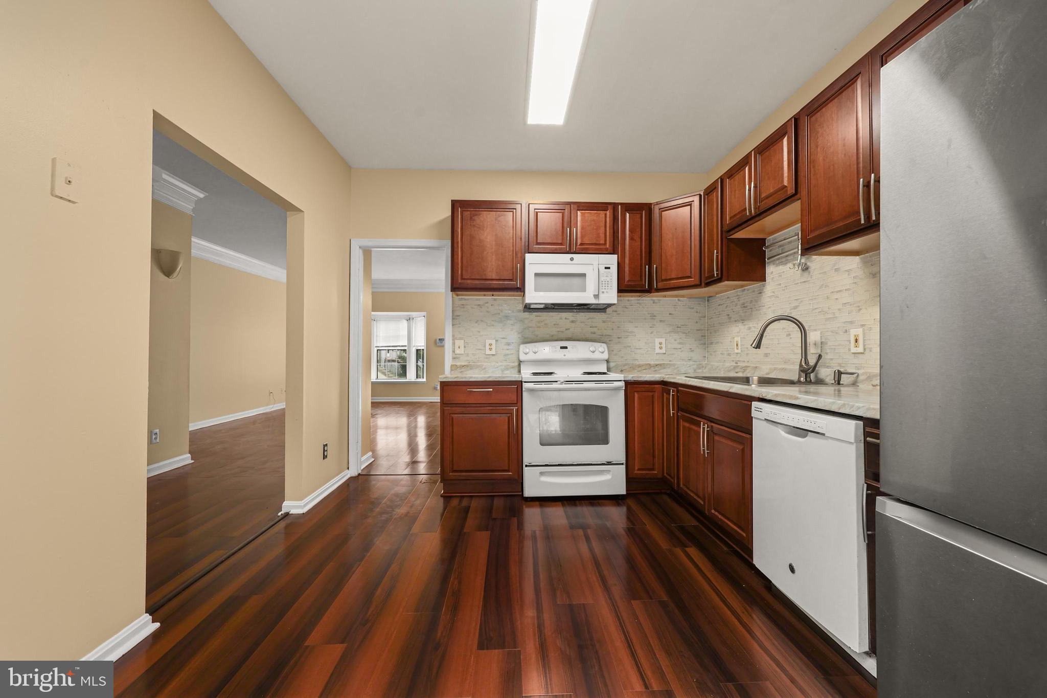 WAYSIDE VILLAGE - Residential Lease