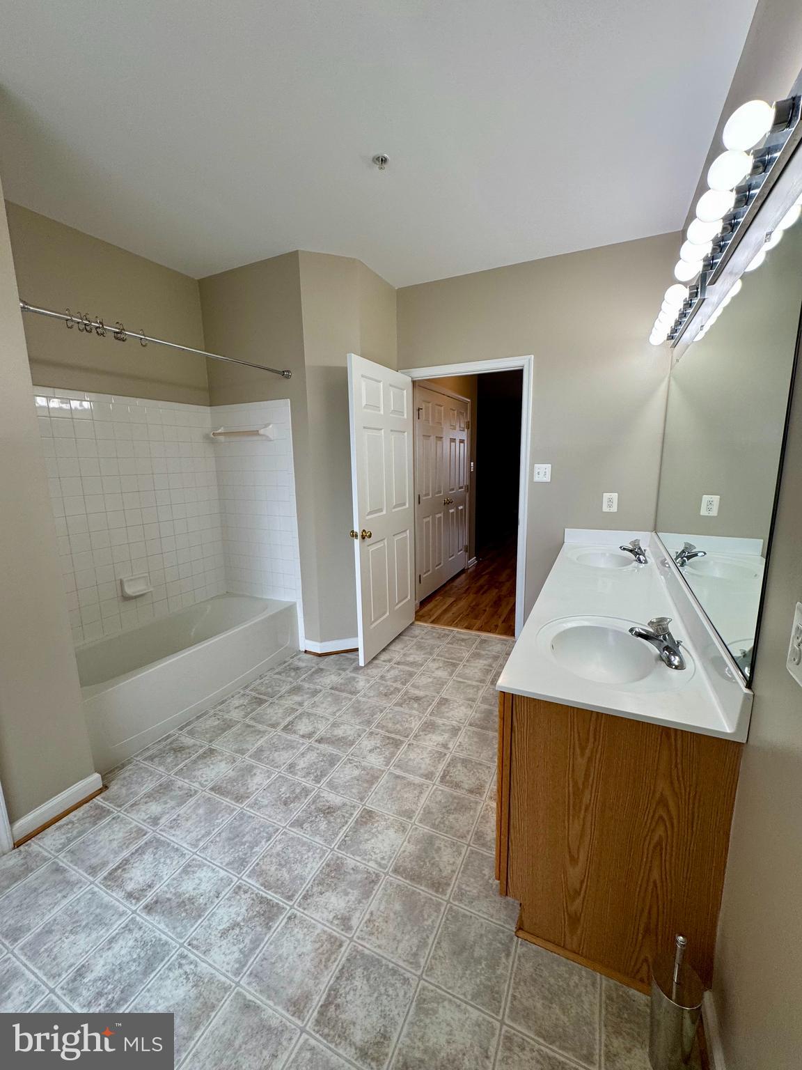 BALLENGER CROSSING - Residential Lease