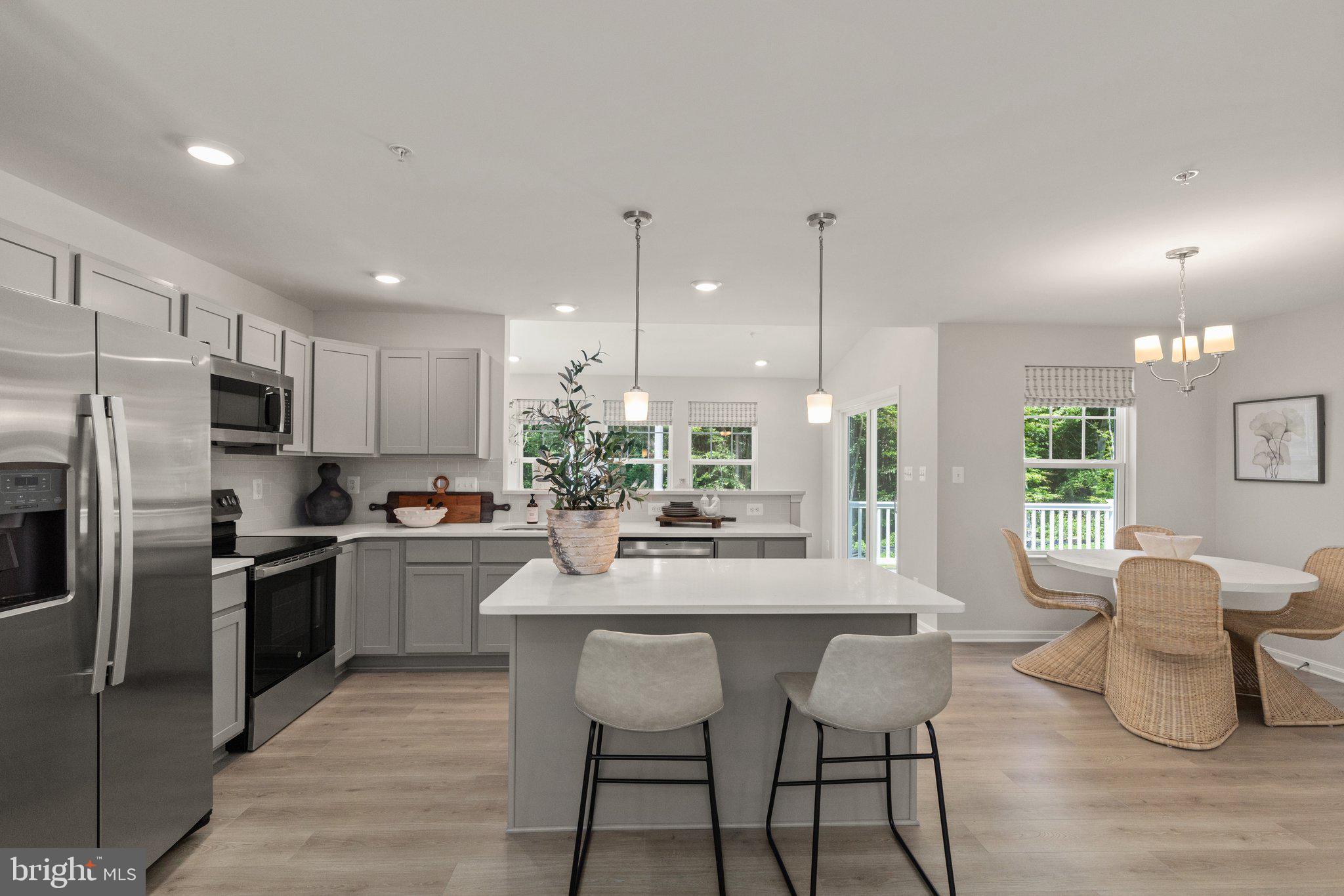 MONTGOMERY OAKS - Residential