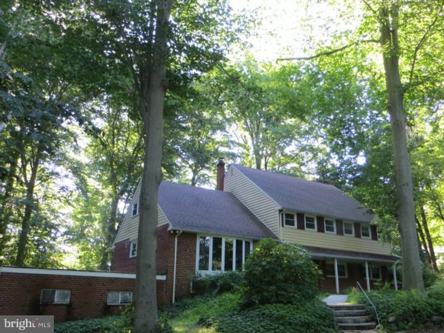 Fantastic location in desirable St Alban's in Newtown Square. Expanded split level home with newer roof, kitchen and replacement windows. Hardwood floors. 5 bedrooms, 3.1 bathrooms, family room, open floor plan to kitchen, living room and dining room. Family room with fireplace, office and sliders to patio. Expanded two car garage. House does need wood floor refinishing in rooms where carpets were removed. Fantastic park like setting overlooking Winding Way Park! House priced to sell in as-is condition. Seller will make no repairs and is buyer responsible for use and occupancy repairs.