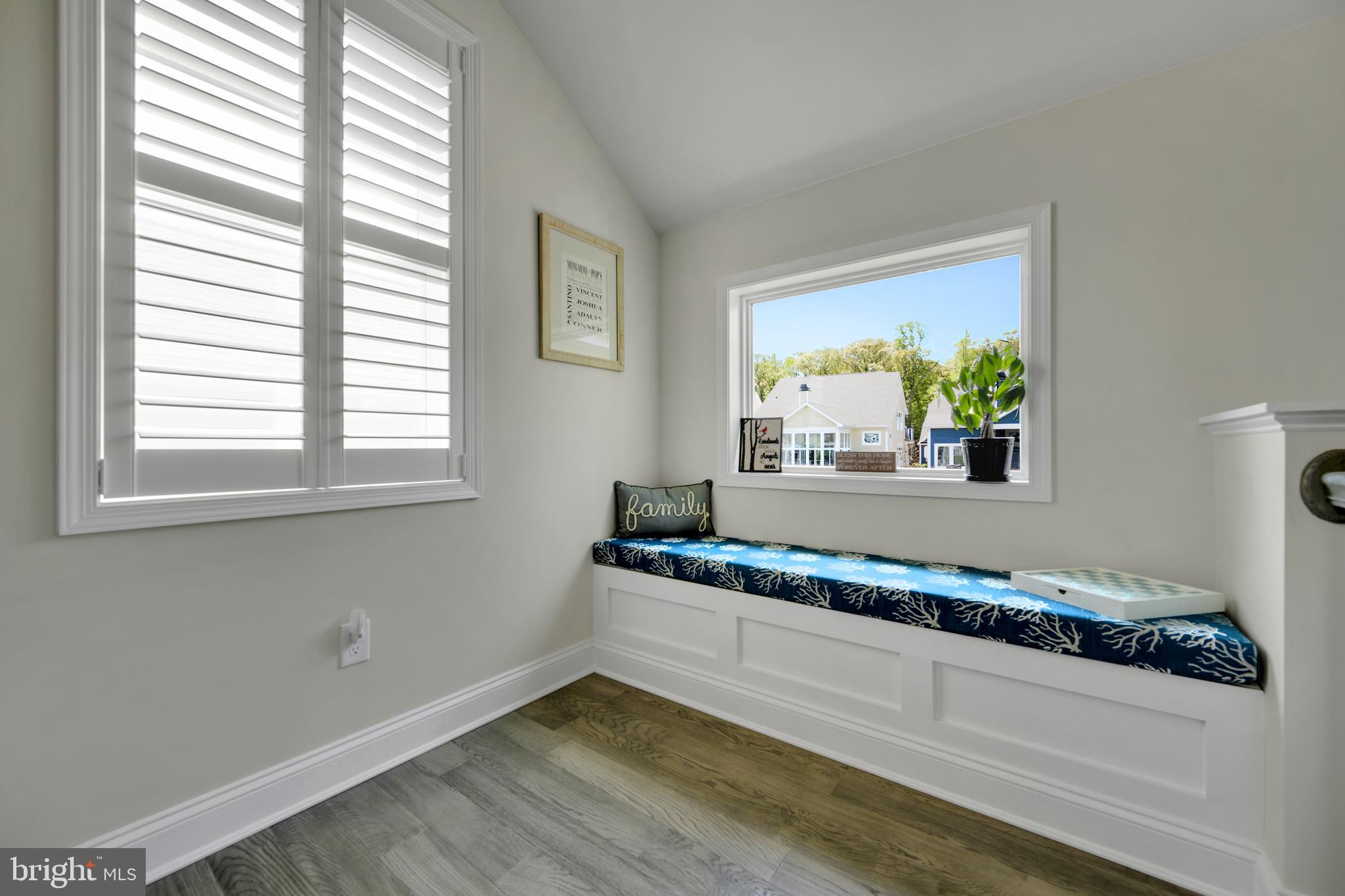 GOVERNORS - Residential