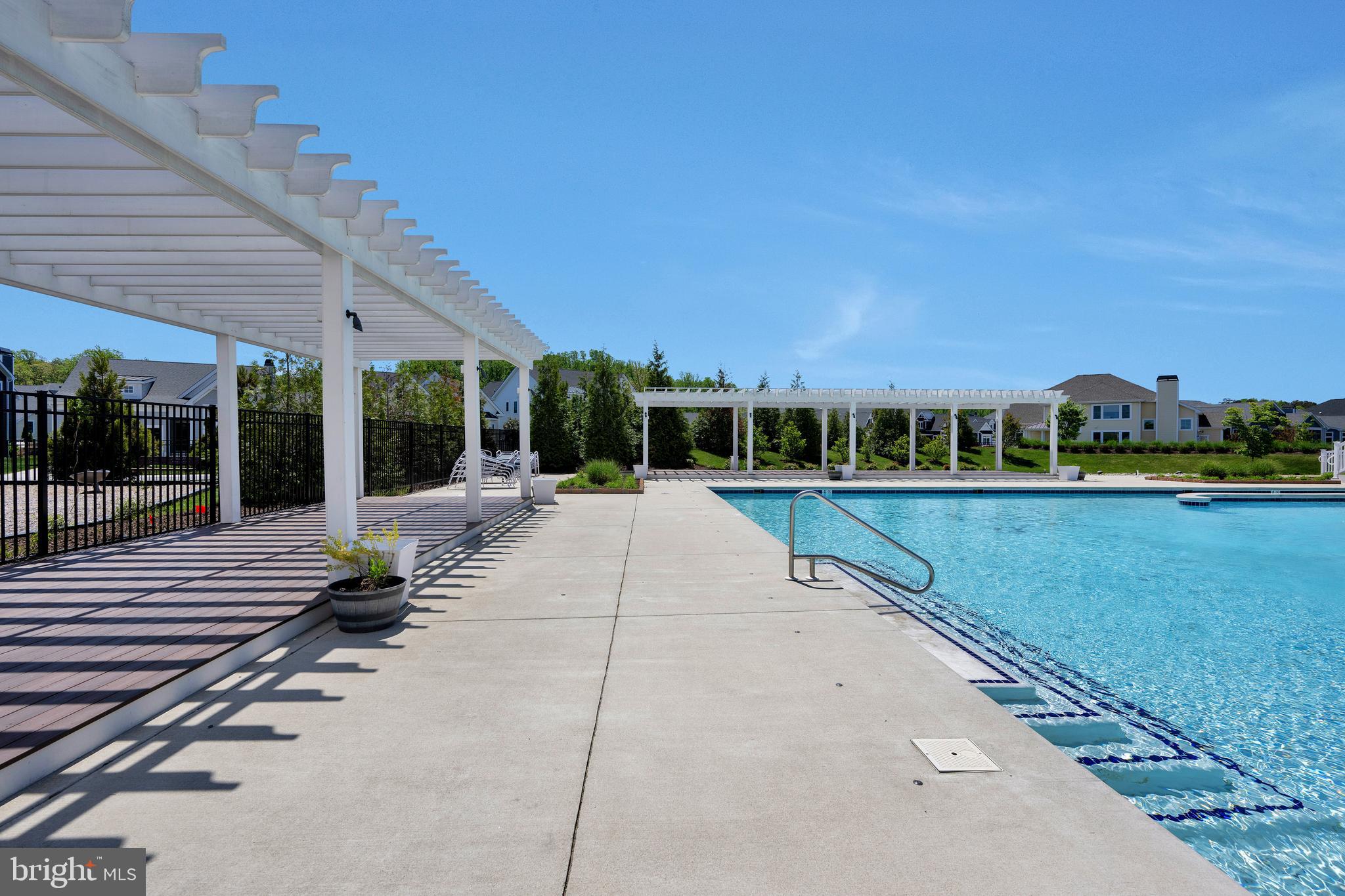 GOVERNORS - Residential