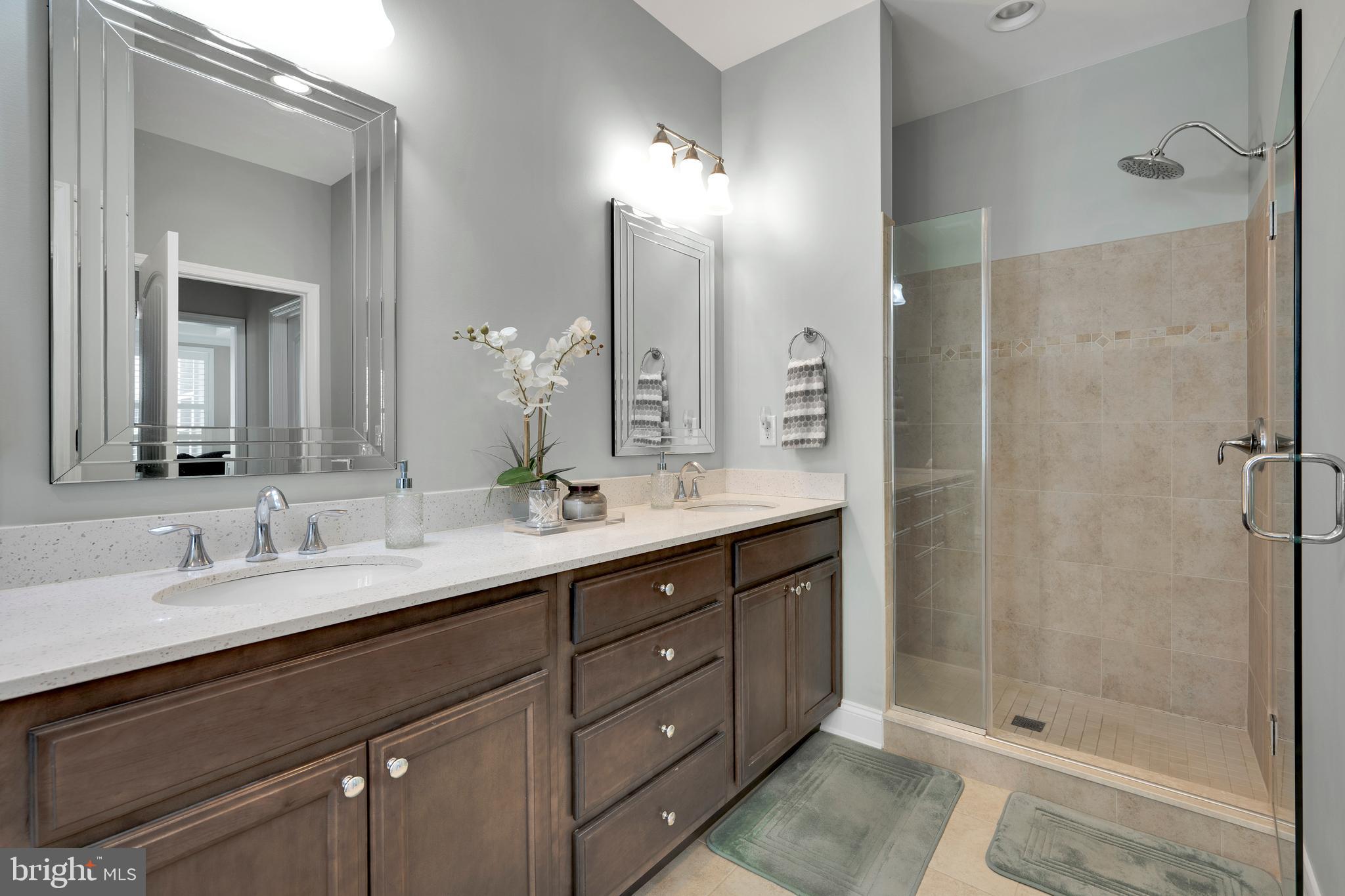 GOVERNORS - Residential