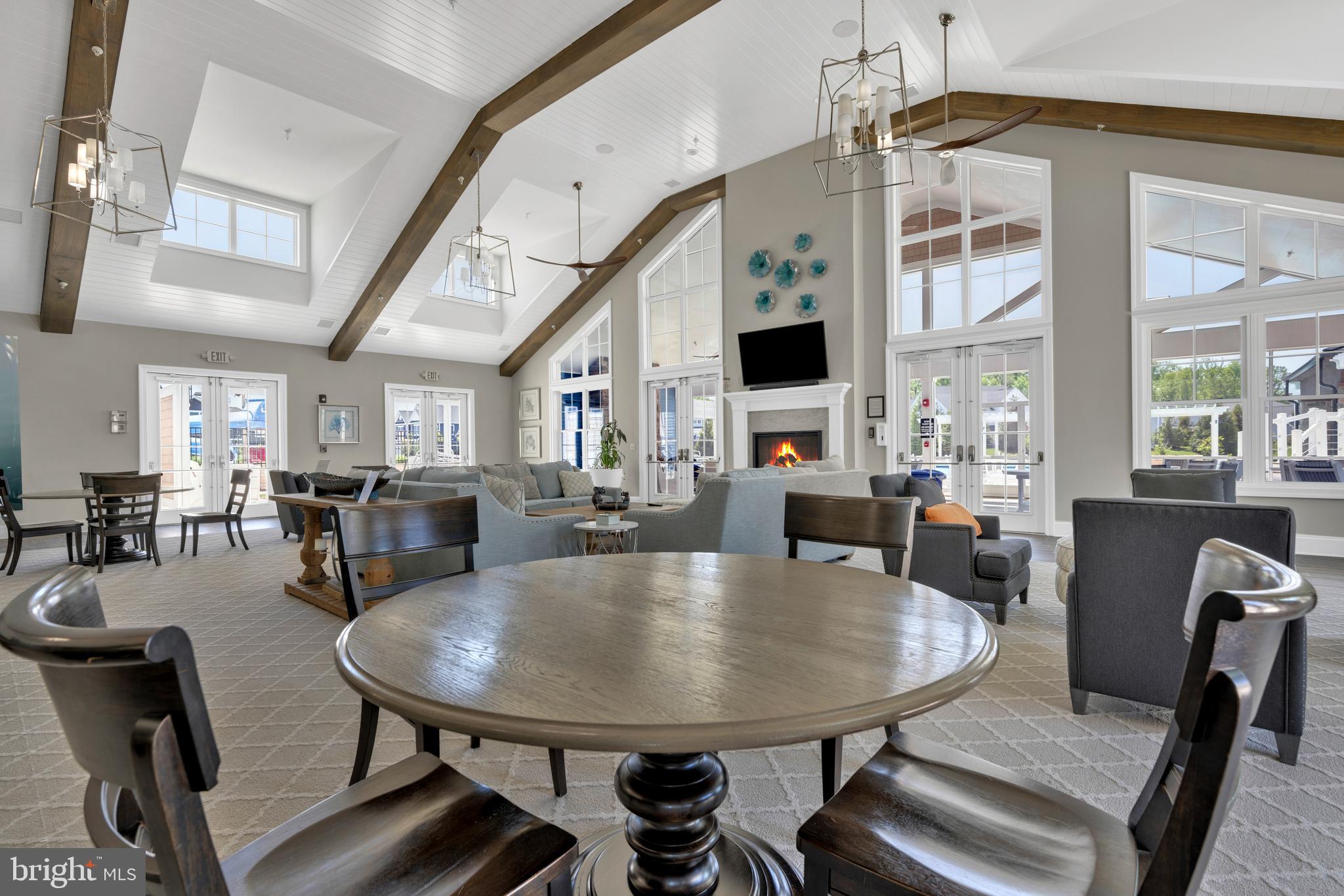 GOVERNORS - Residential