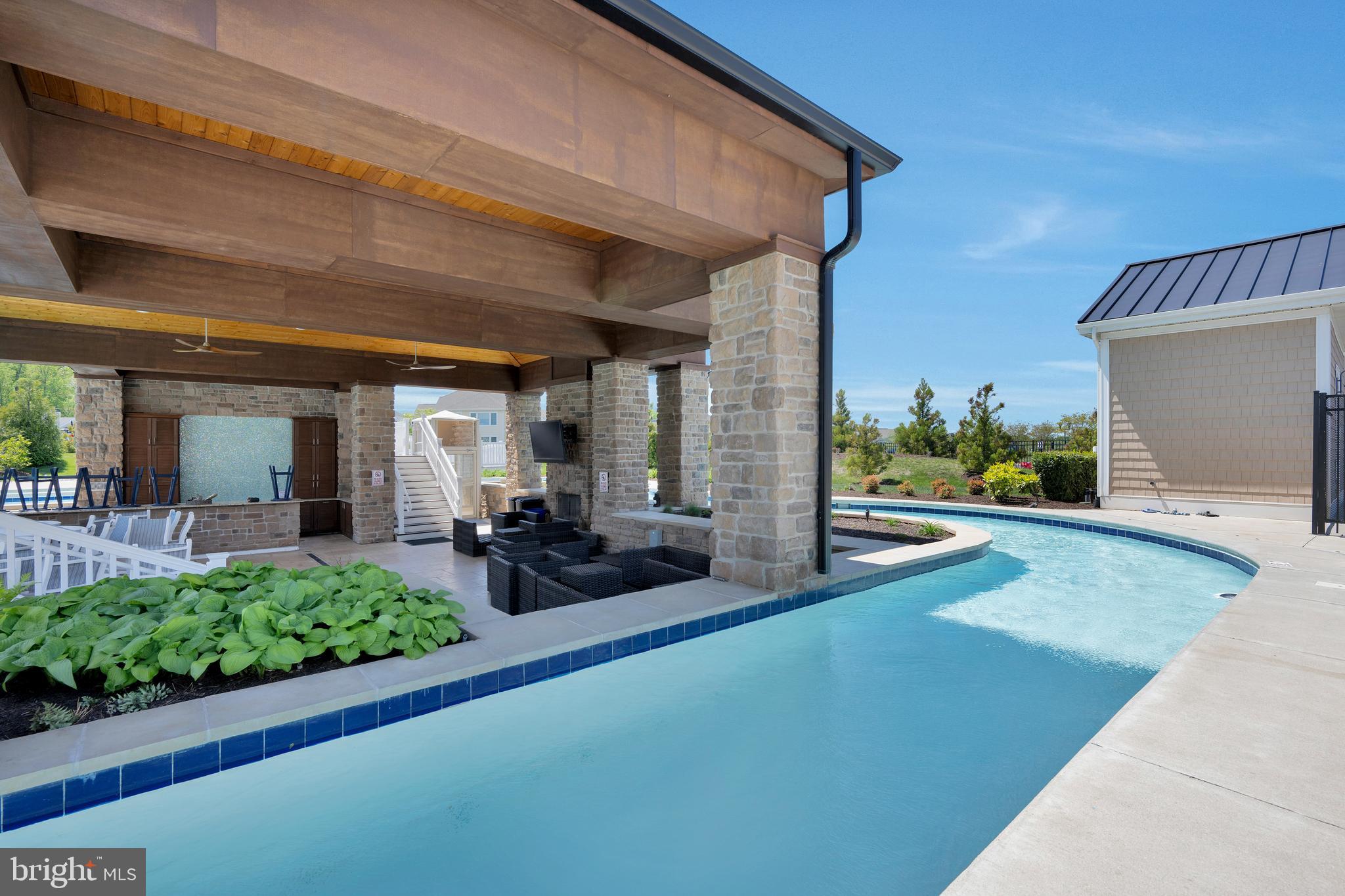 GOVERNORS - Residential