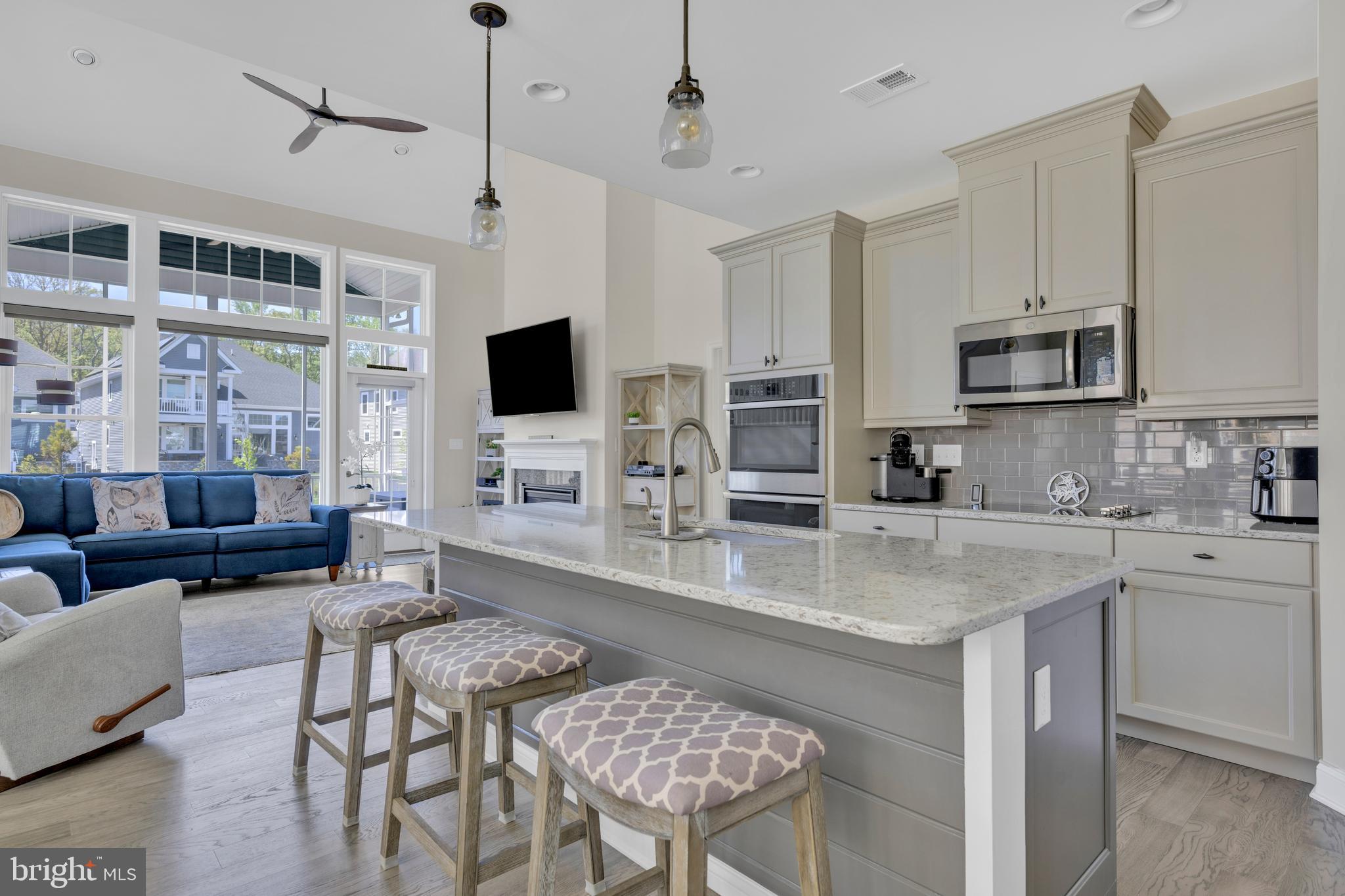 GOVERNORS - Residential