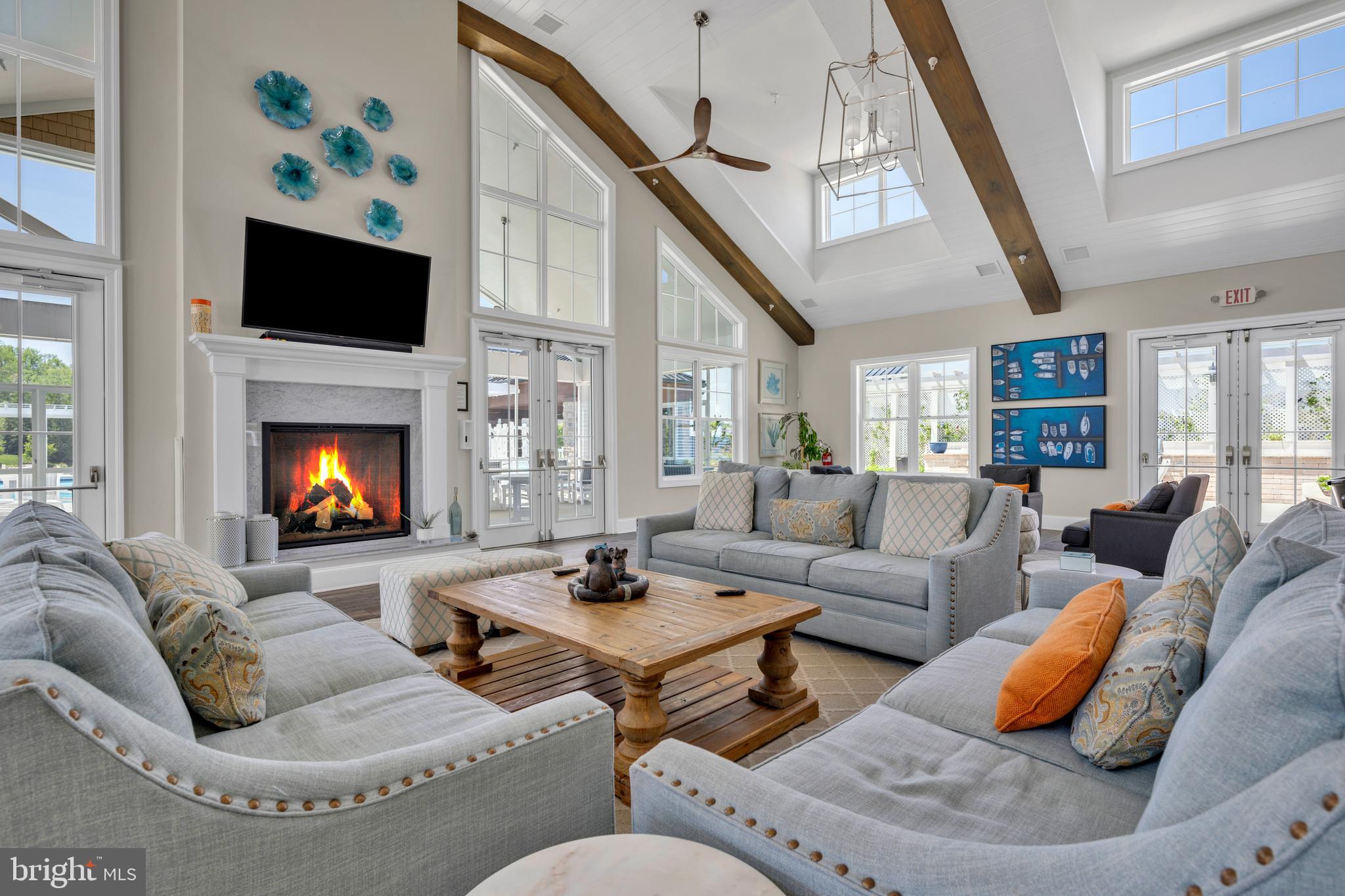 GOVERNORS - Residential