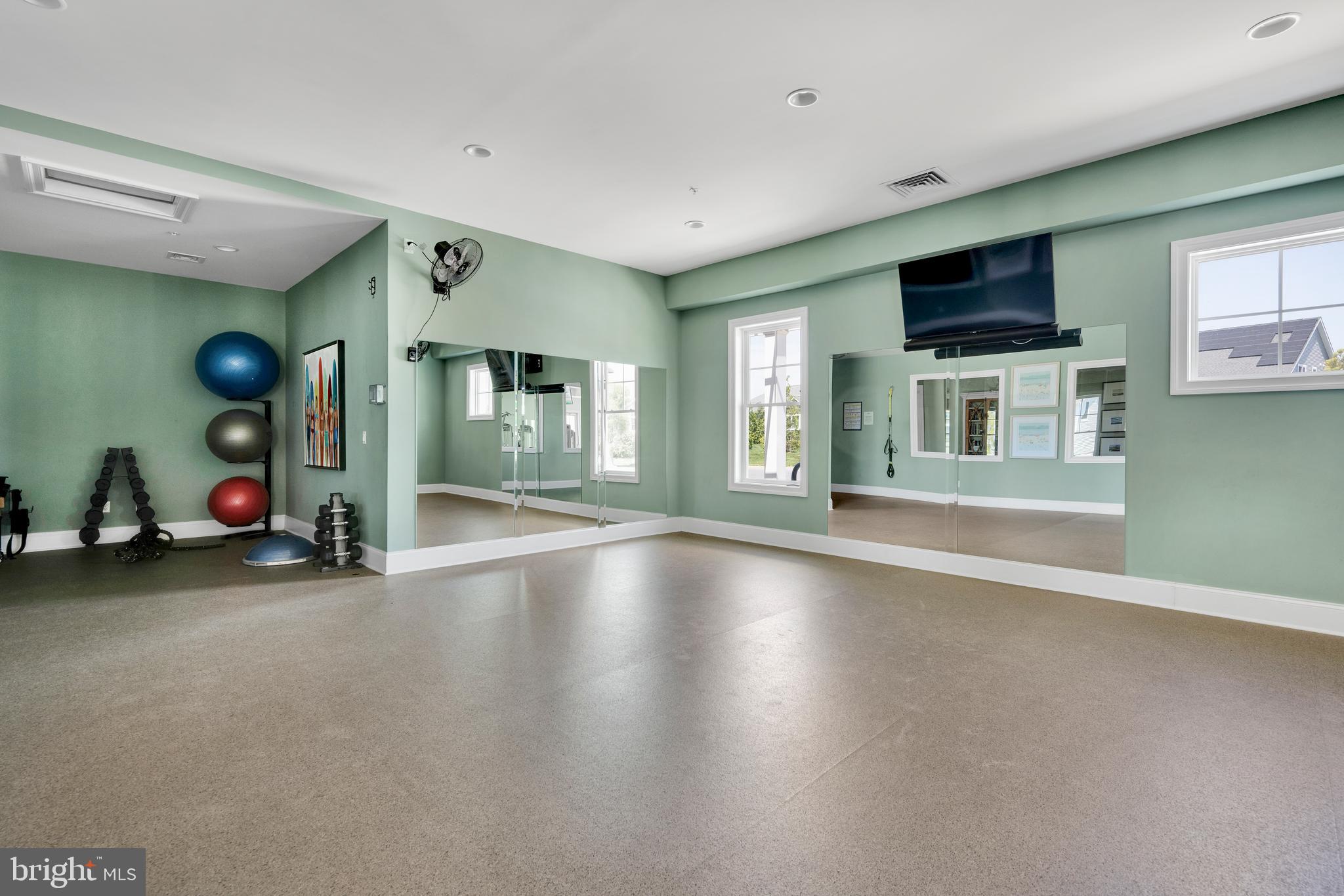 GOVERNORS - Residential