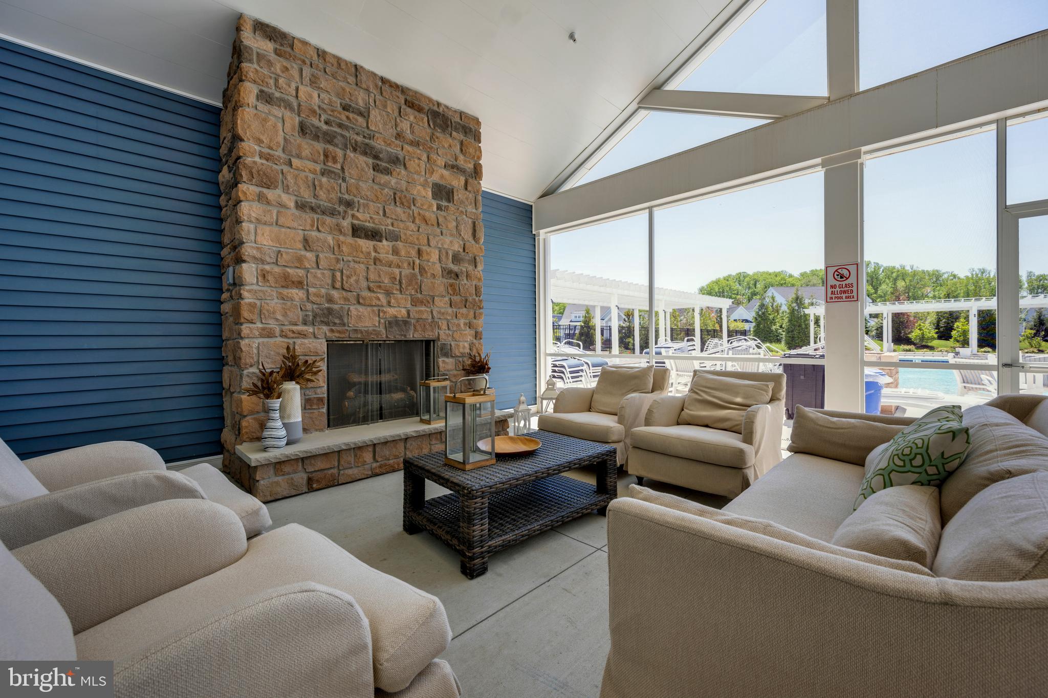 GOVERNORS - Residential