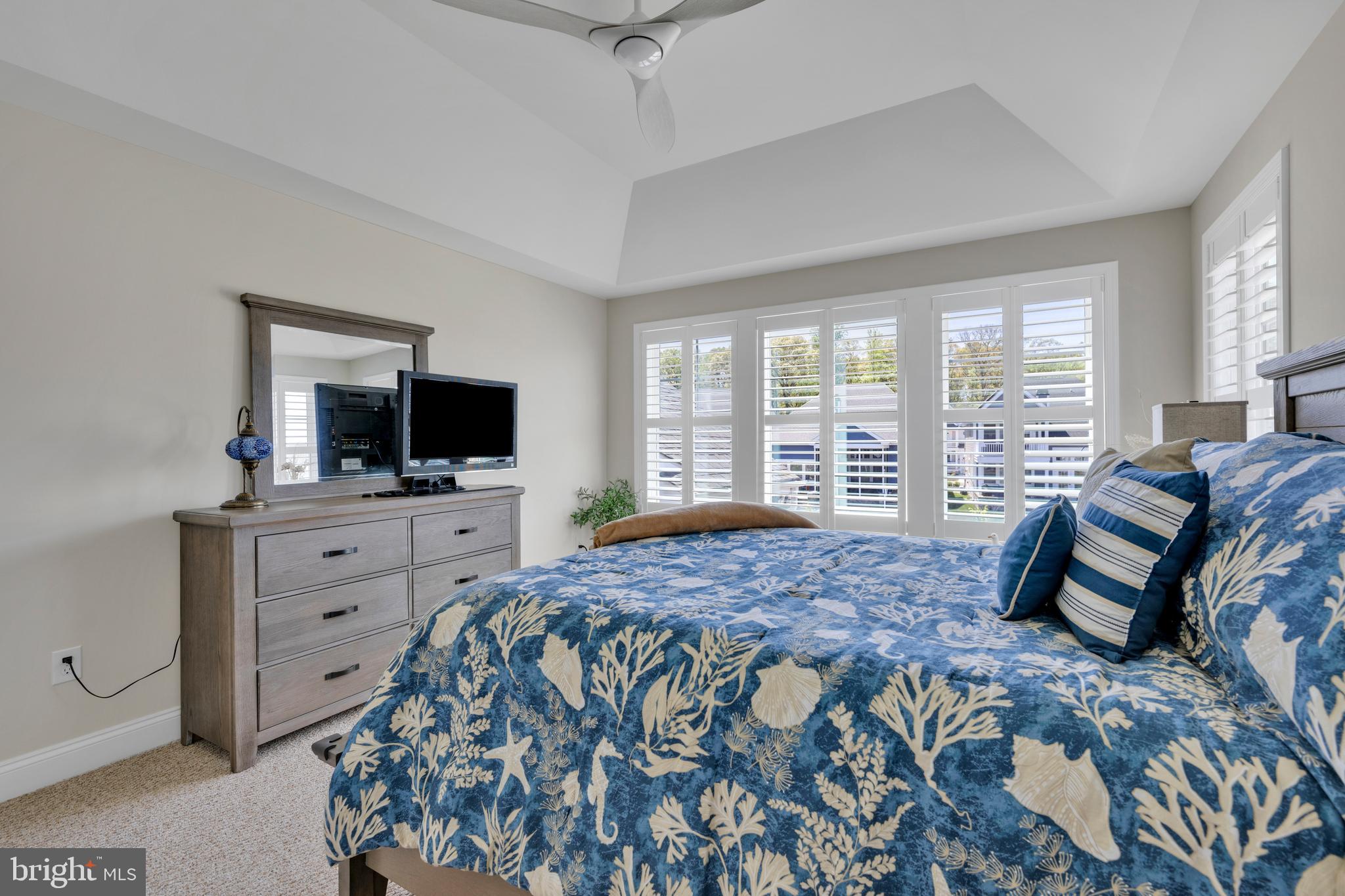 GOVERNORS - Residential