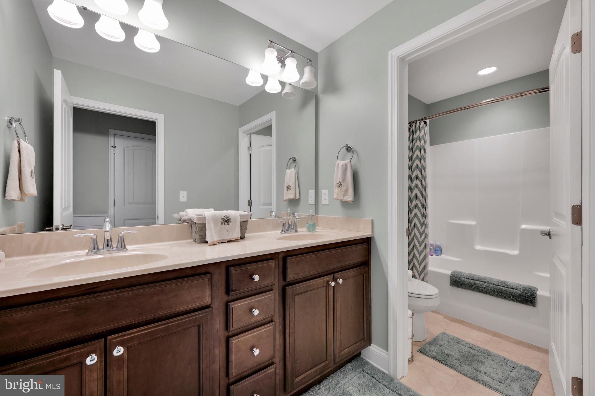 GOVERNORS - Residential