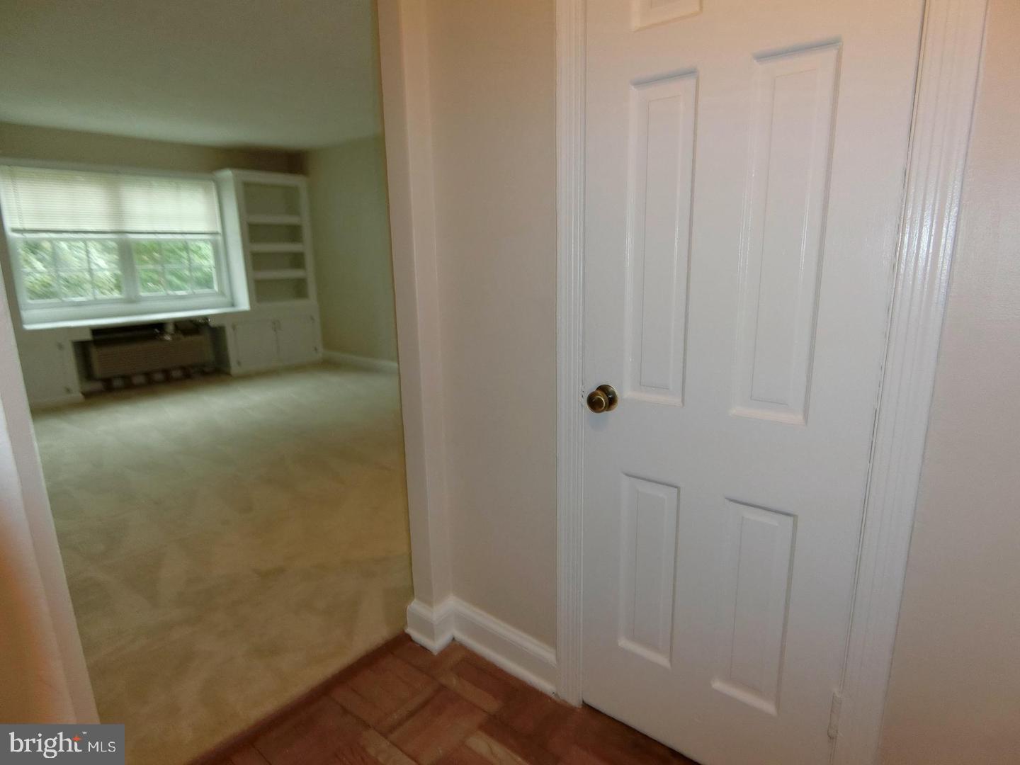 1734 W ABINGDON DRIVE 202