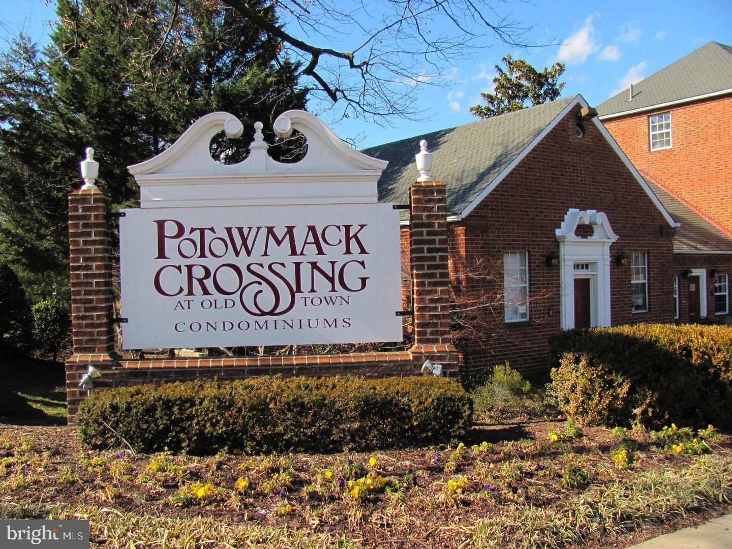 1734 W ABINGDON DRIVE 202