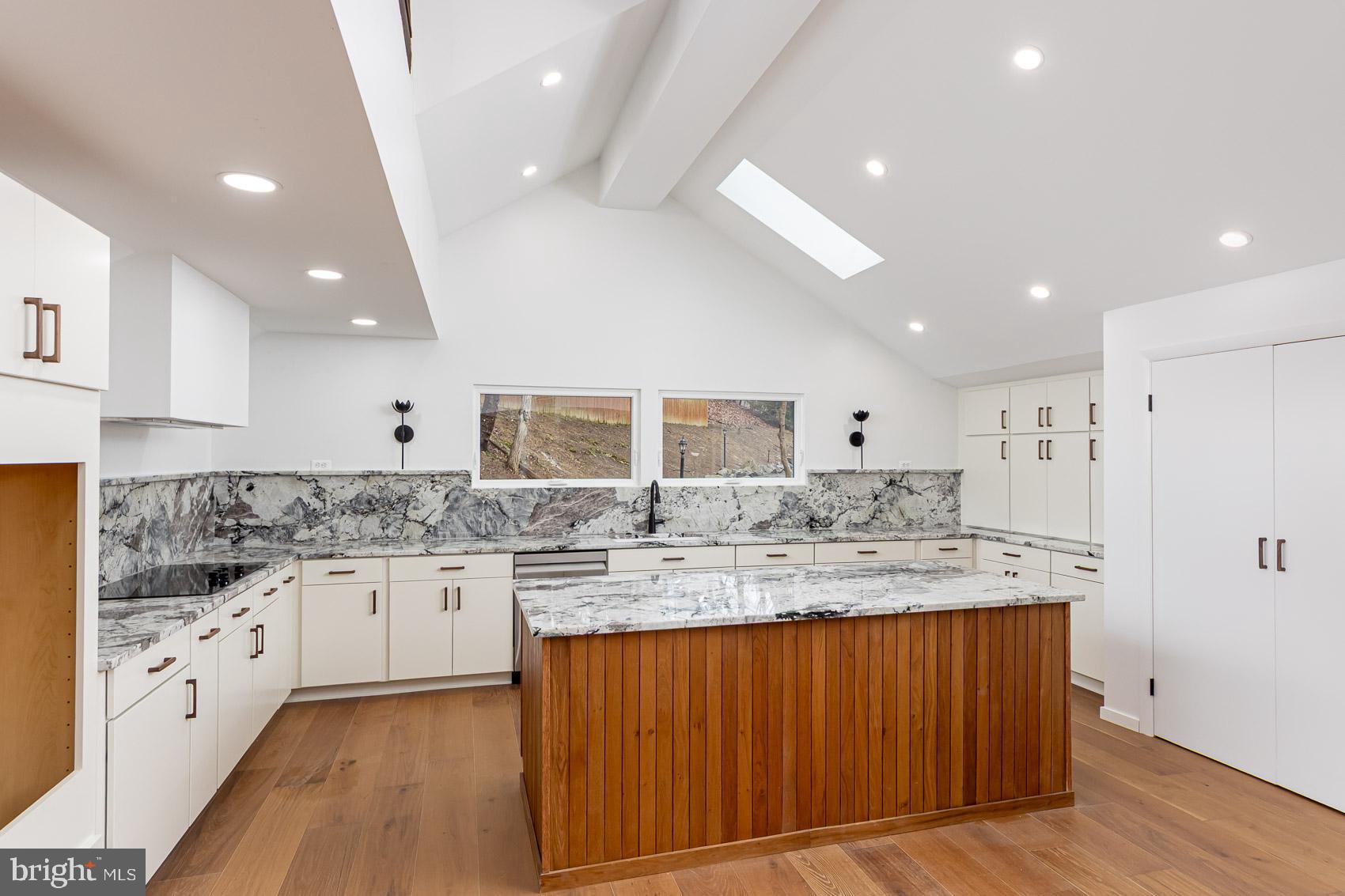 IVY HILL - Residential