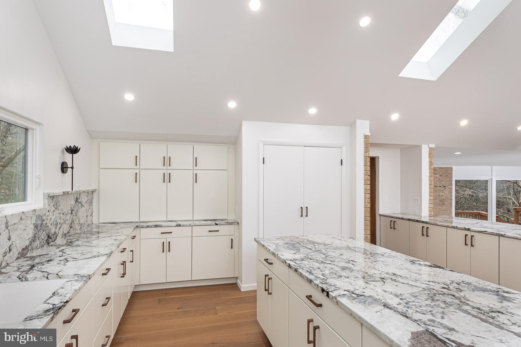 IVY HILL - Residential