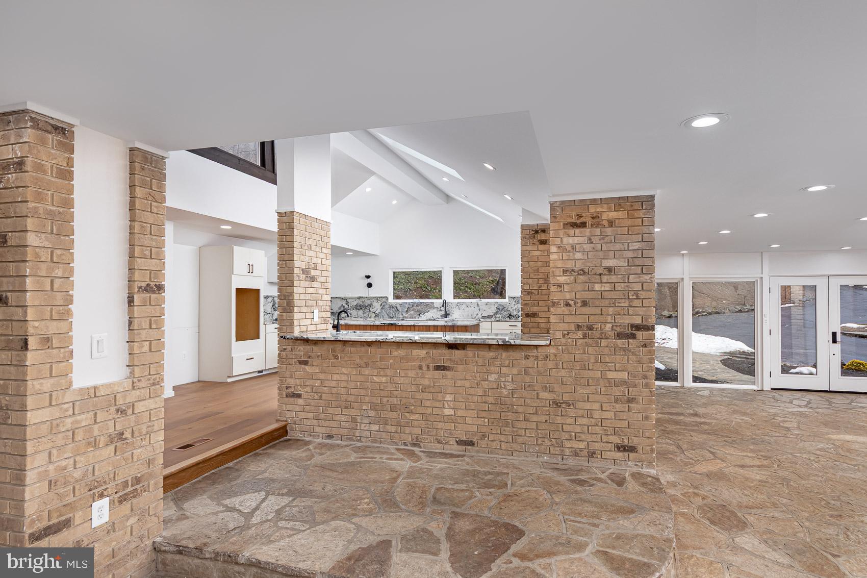 IVY HILL - Residential