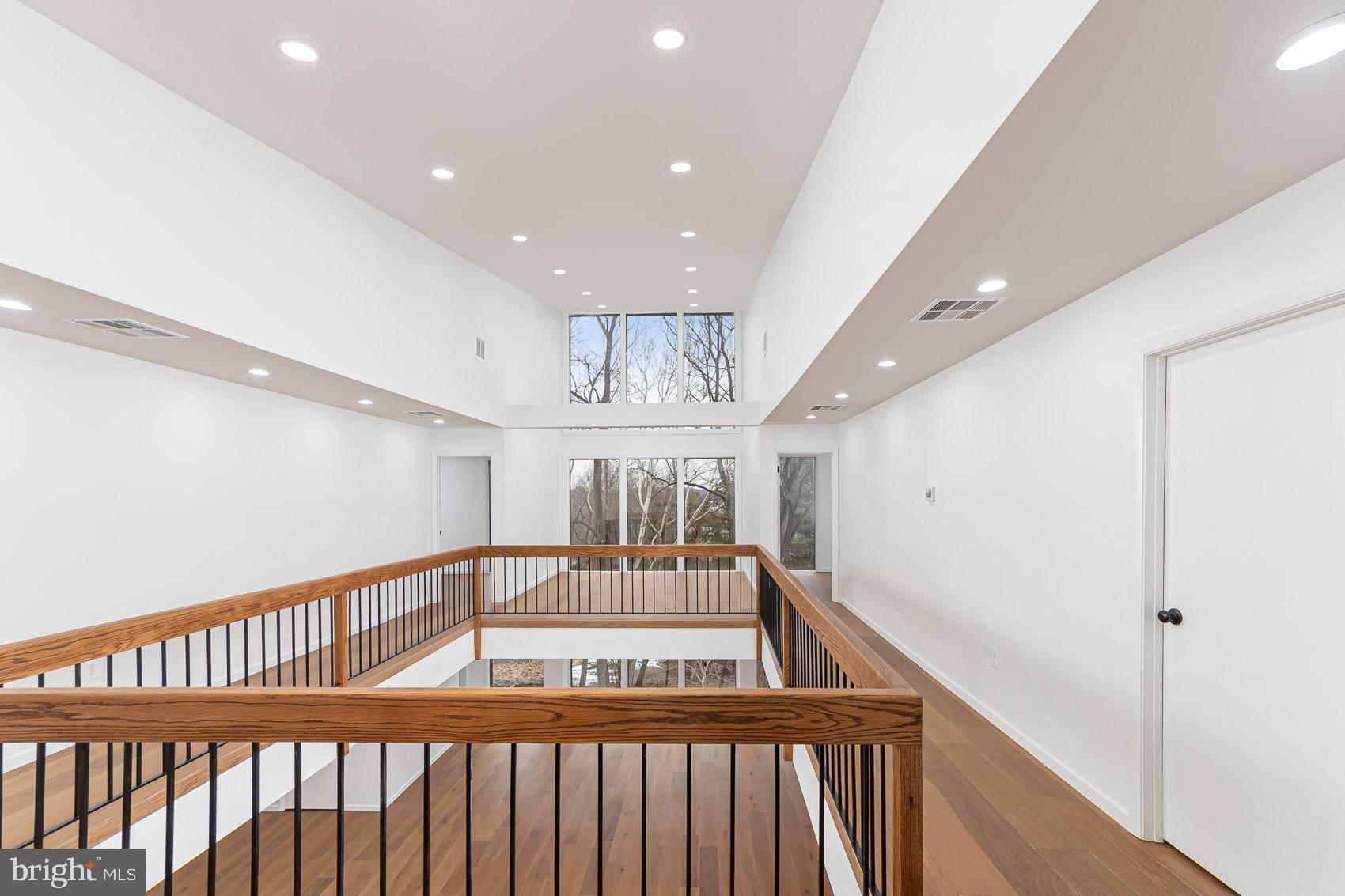 IVY HILL - Residential