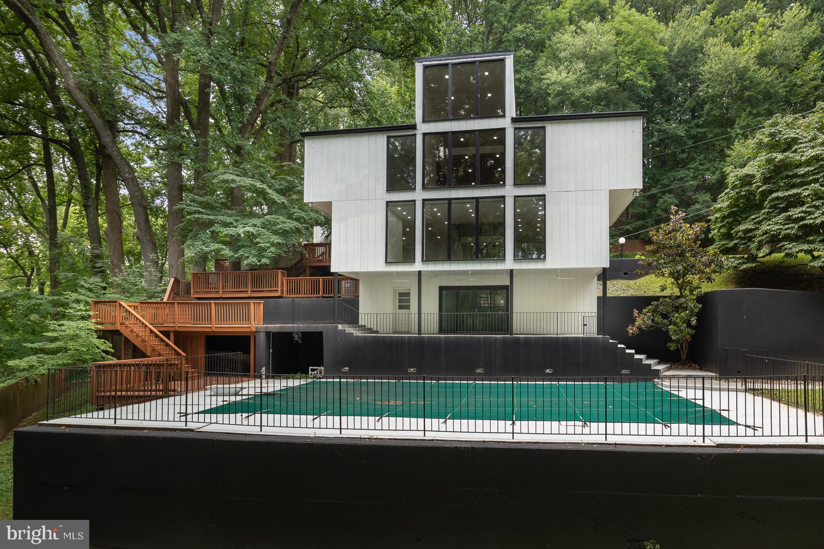 903 IVY HILL ROAD