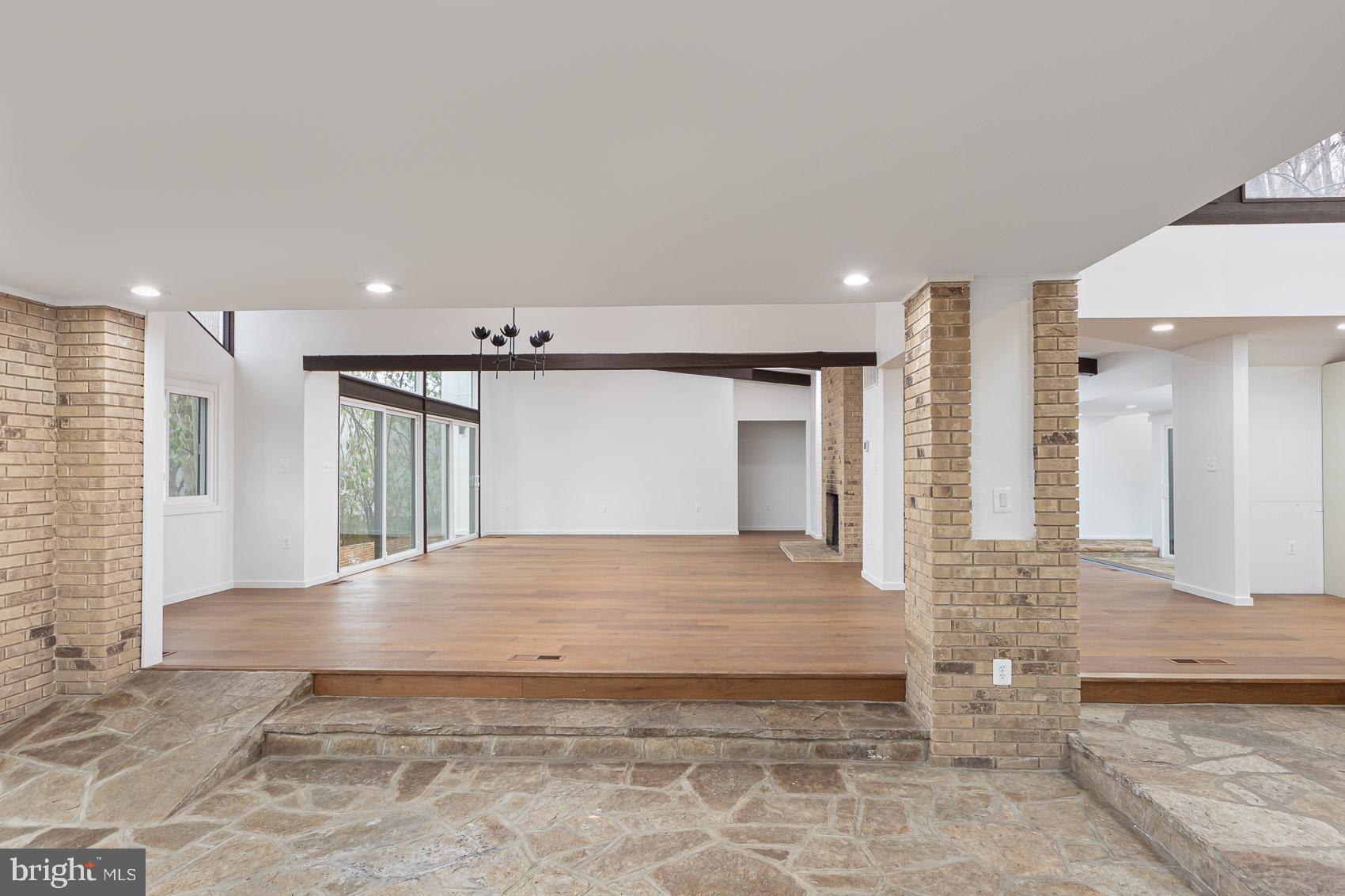 IVY HILL - Residential