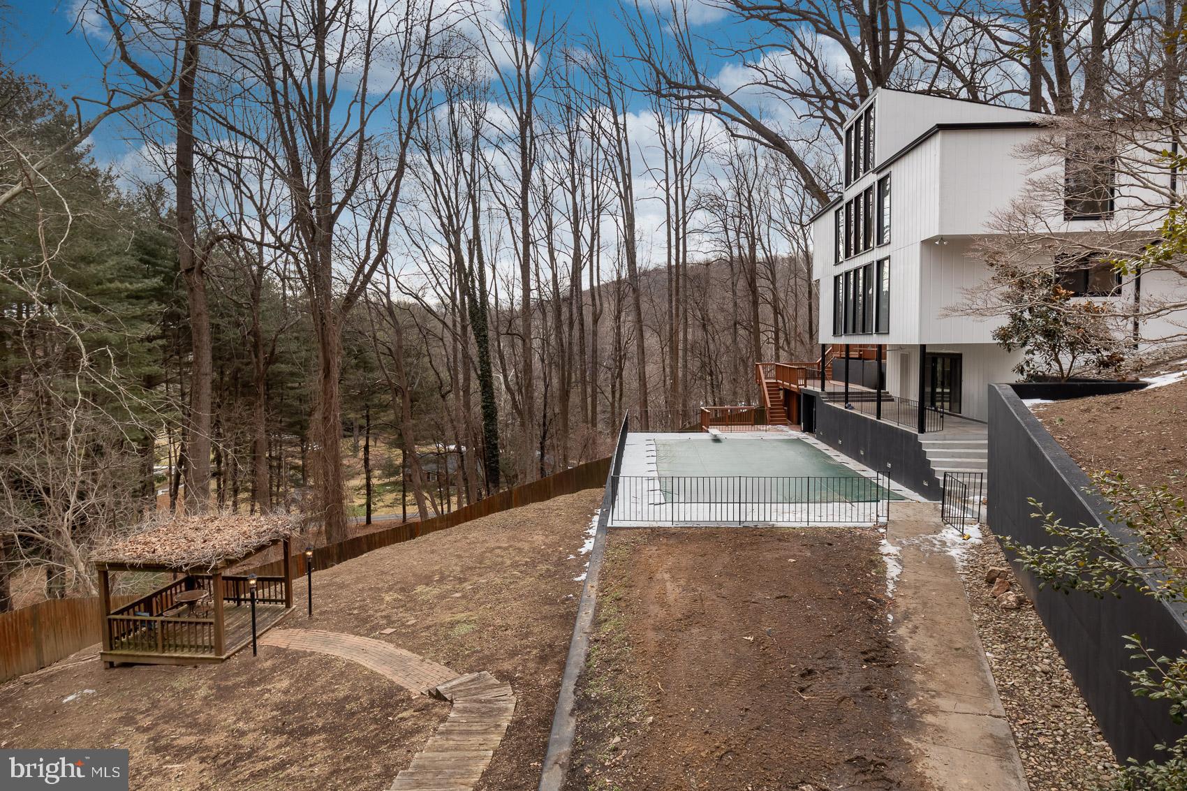 IVY HILL - Residential