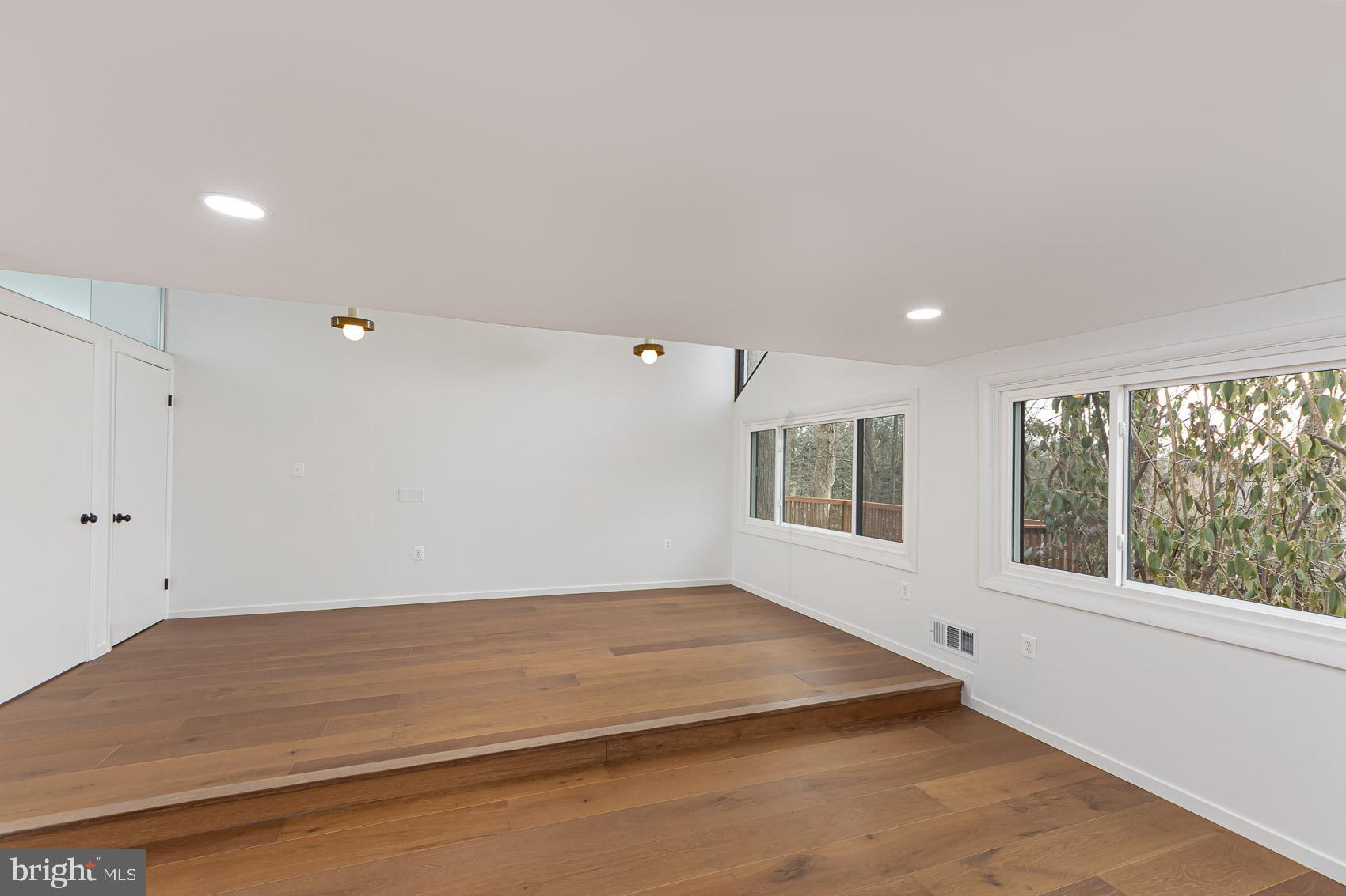 IVY HILL - Residential