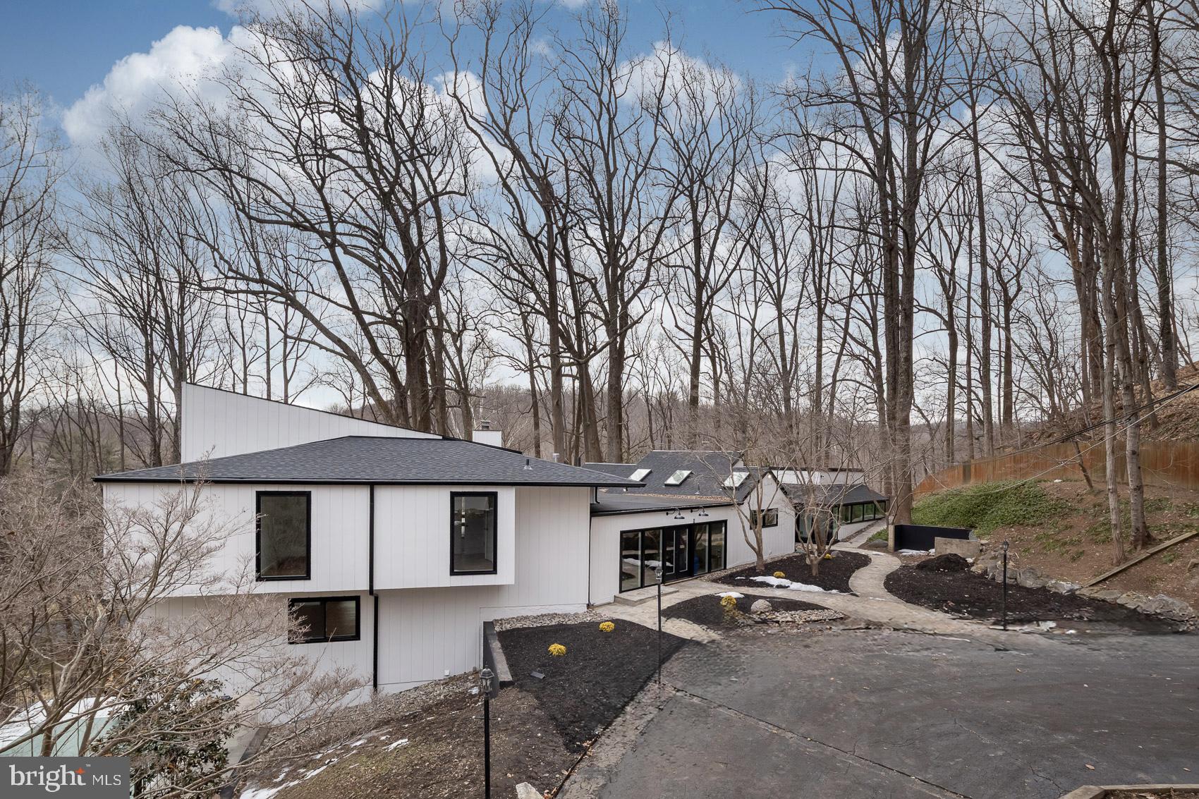 IVY HILL - Residential