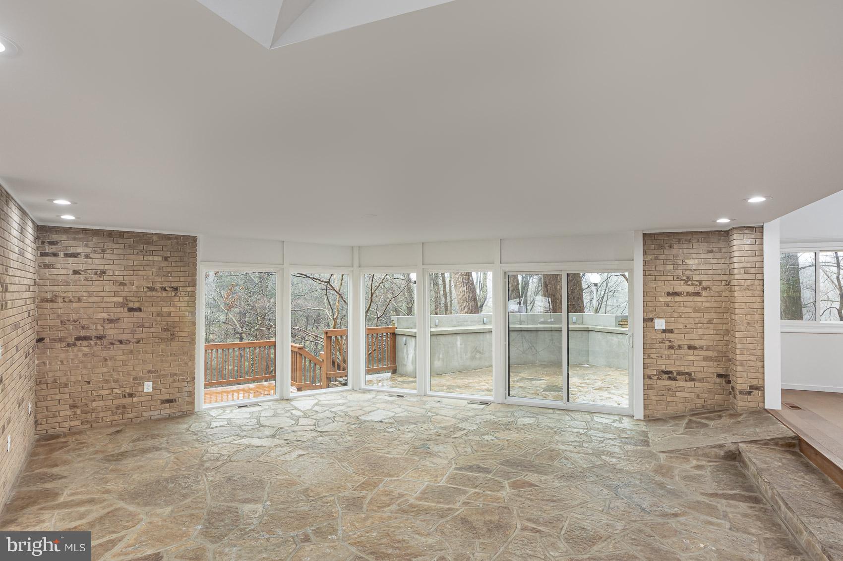 IVY HILL - Residential