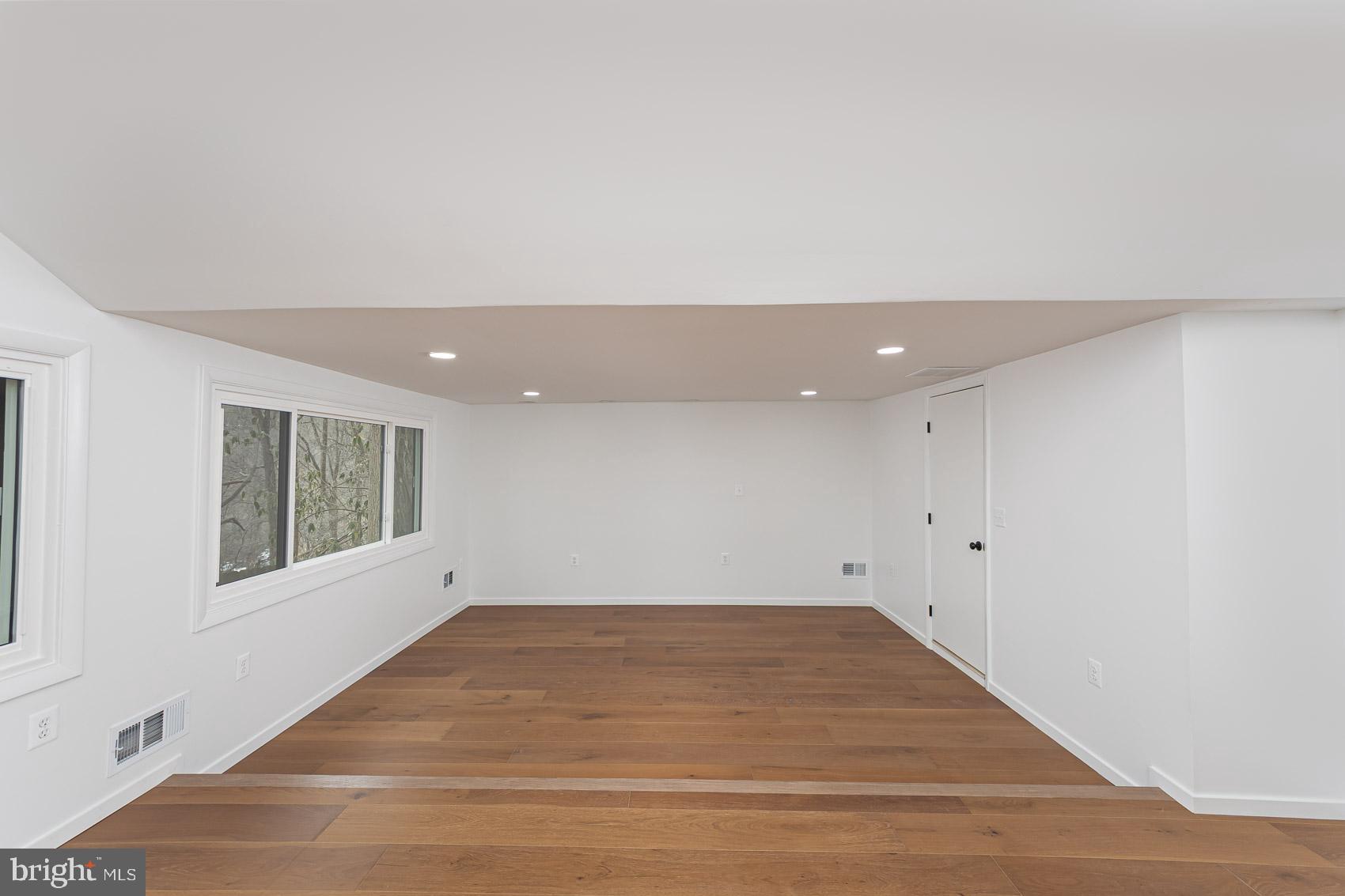 IVY HILL - Residential