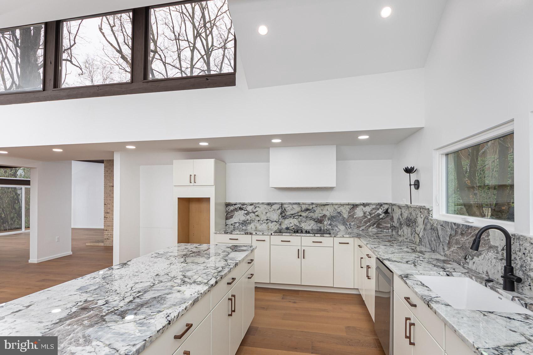 IVY HILL - Residential