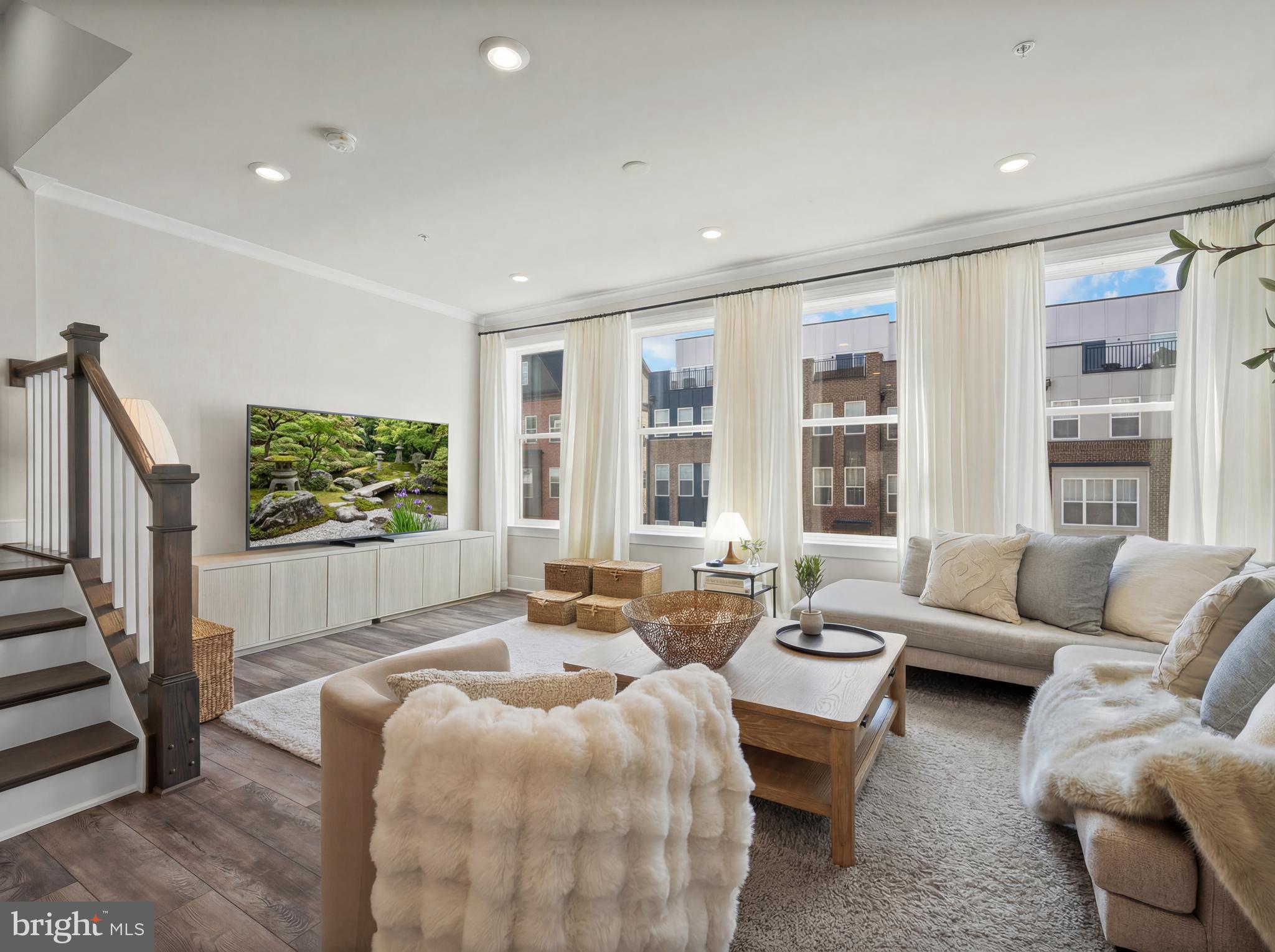 CROWN FARM - Residential