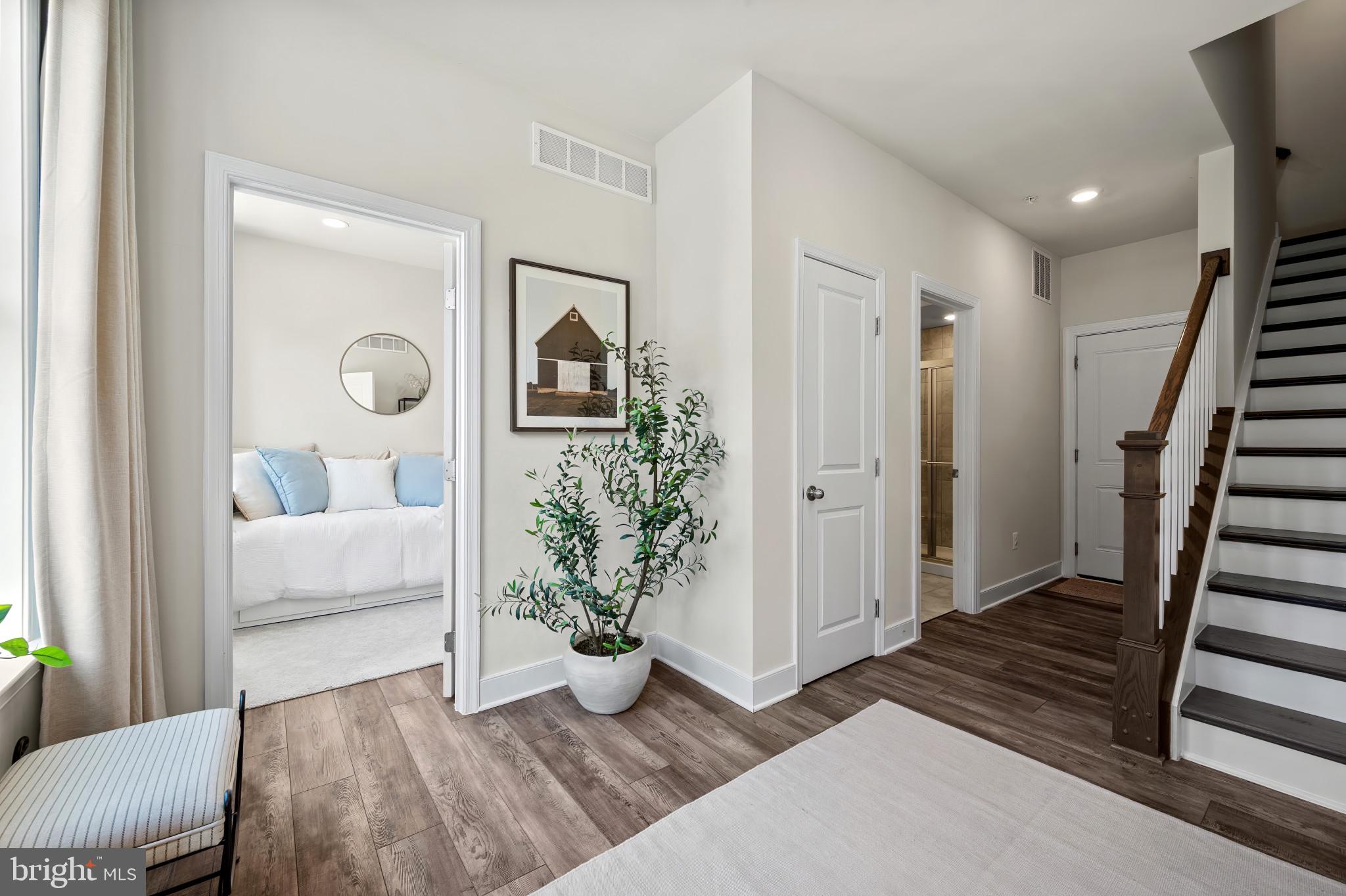 CROWN FARM - Residential