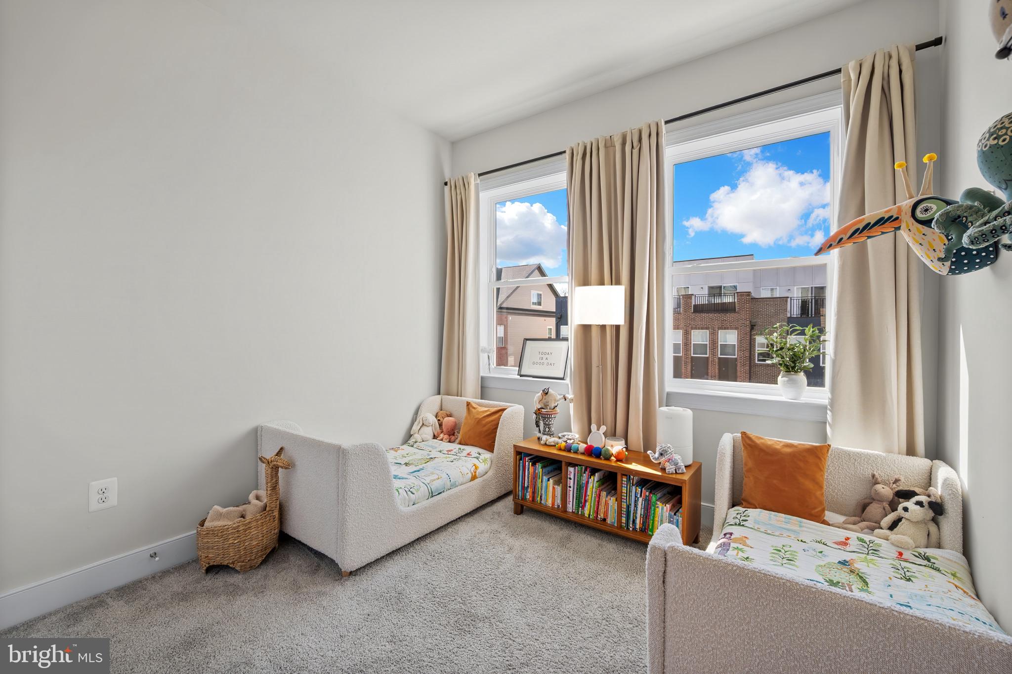 CROWN FARM - Residential