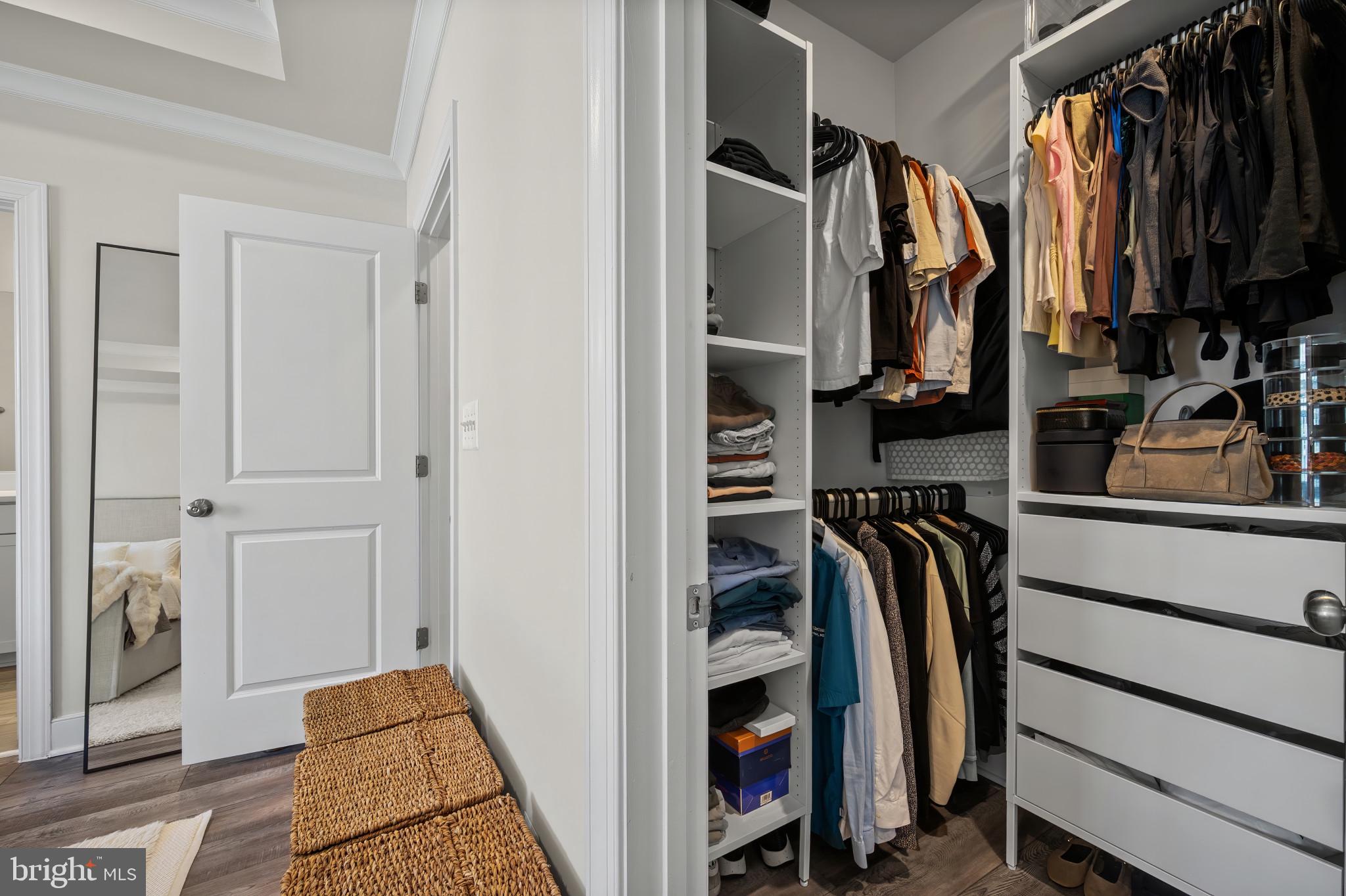 CROWN FARM - Residential