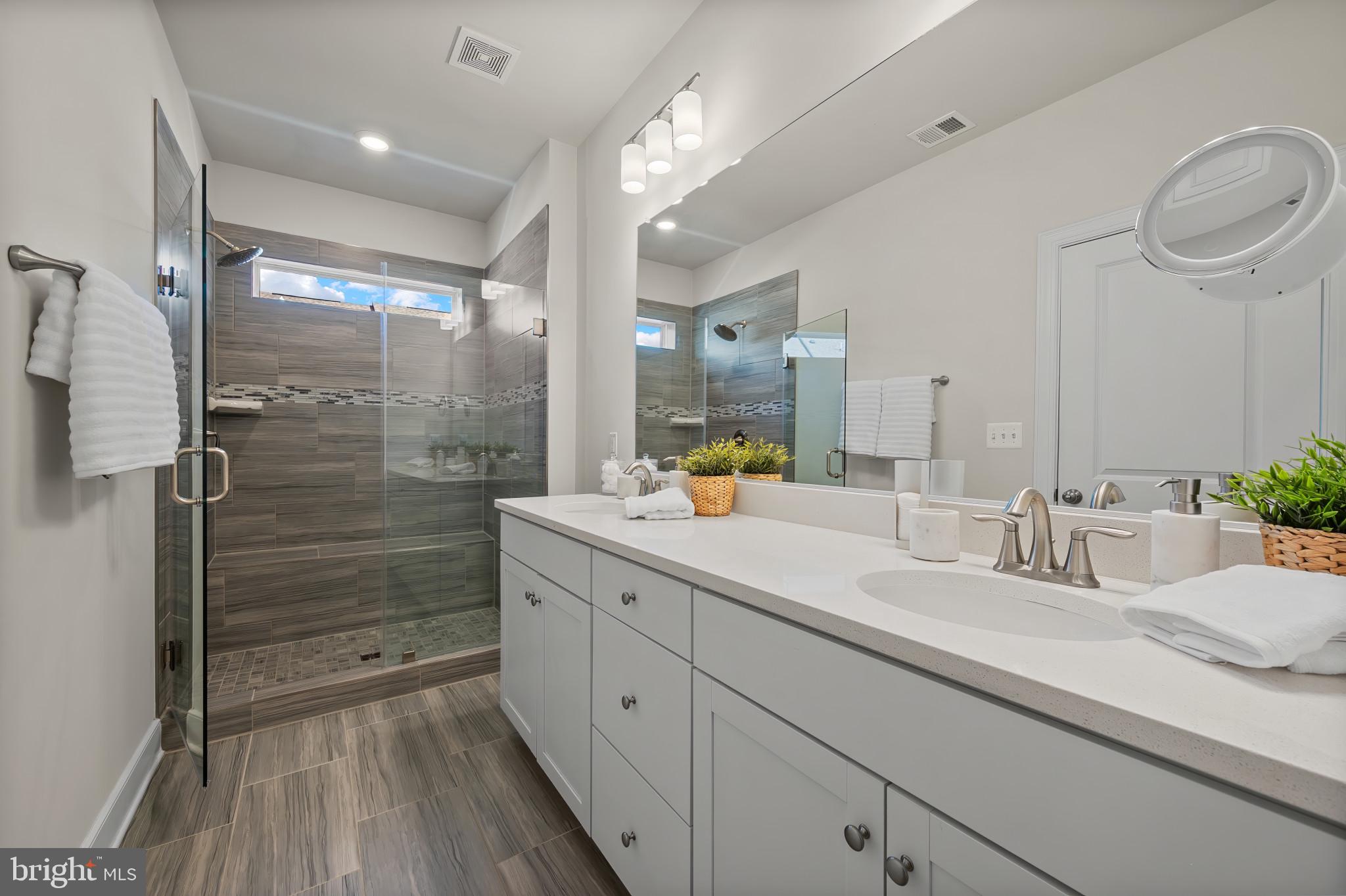 CROWN FARM - Residential