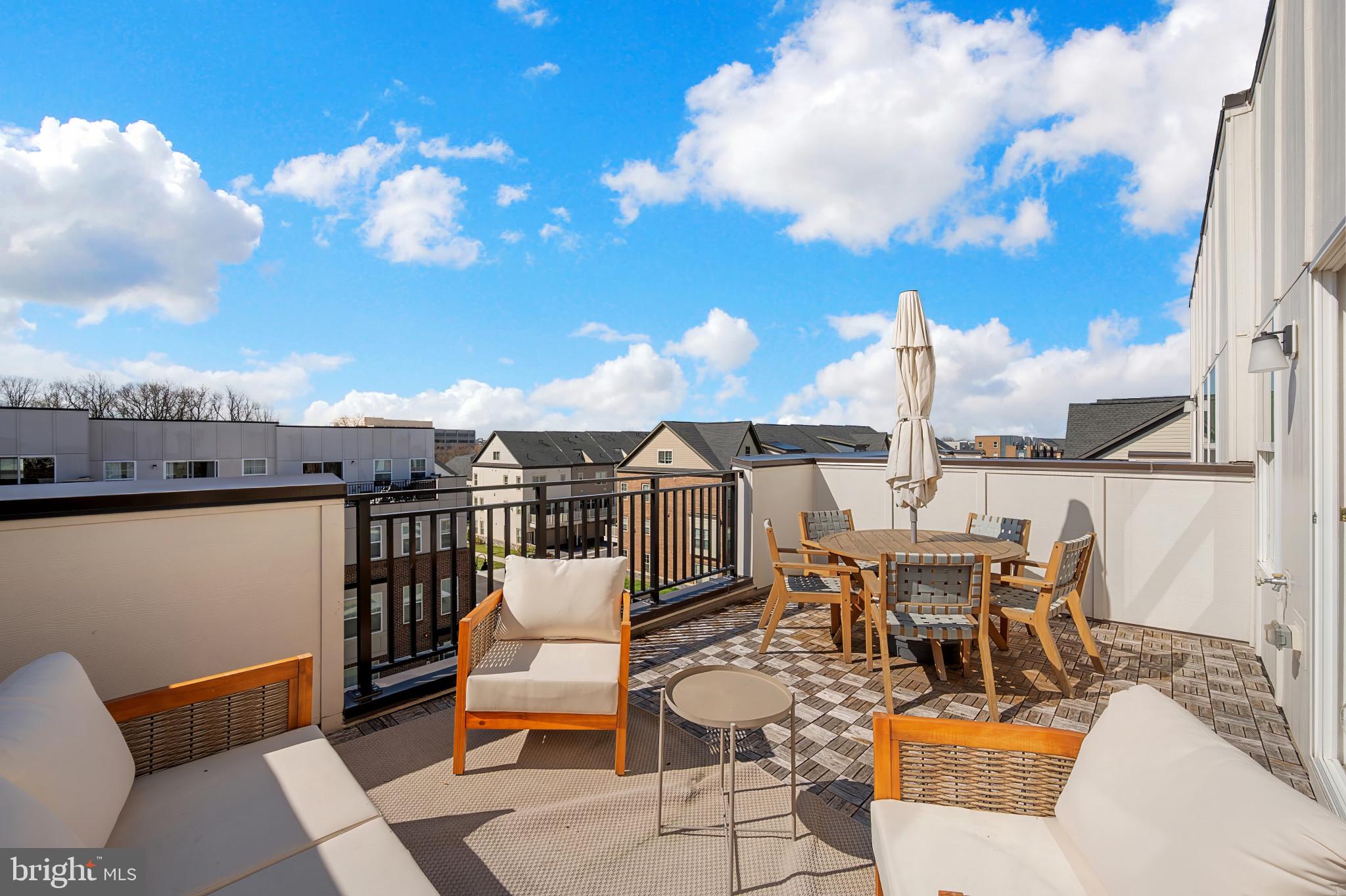 CROWN FARM - Residential