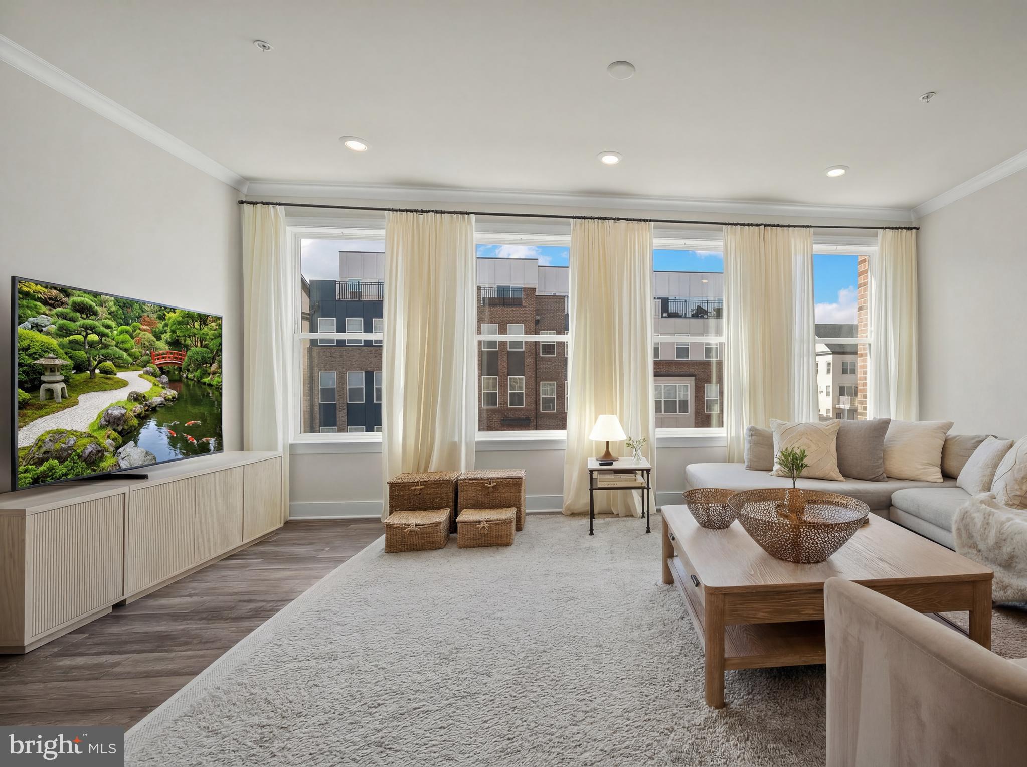 CROWN FARM - Residential