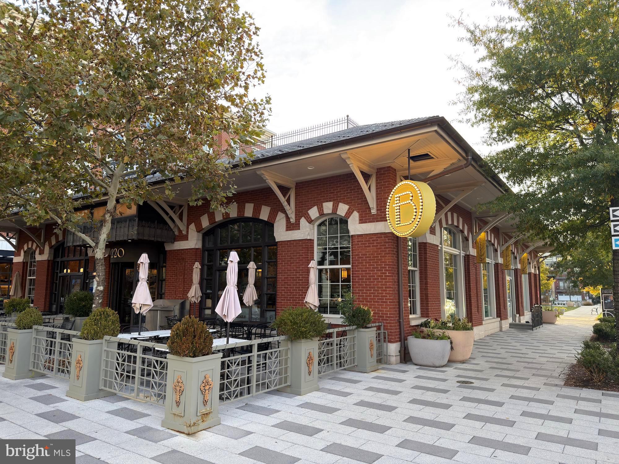 CROWN FARM - Residential