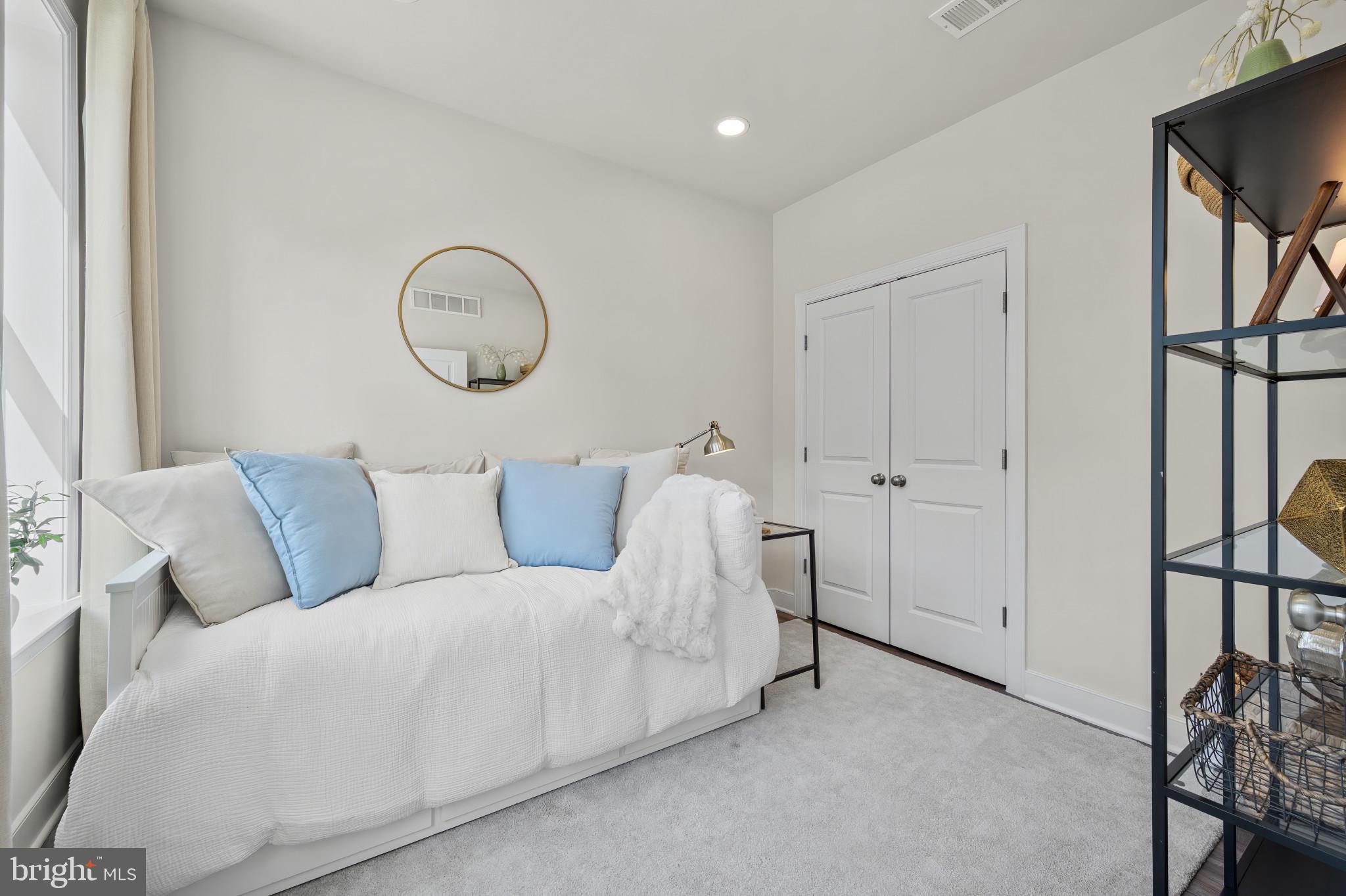 CROWN FARM - Residential