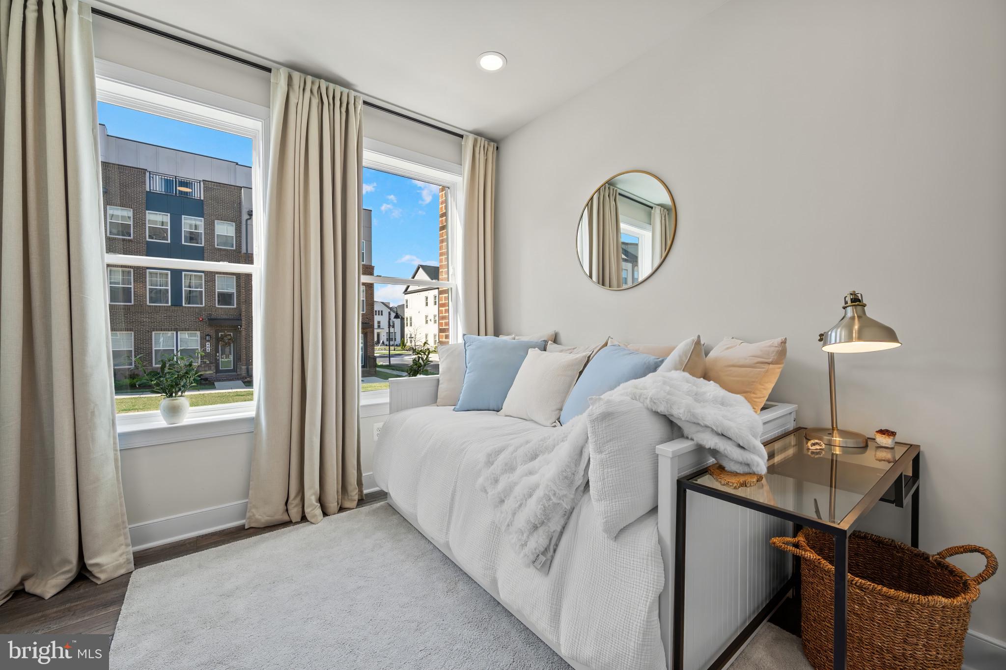 CROWN FARM - Residential