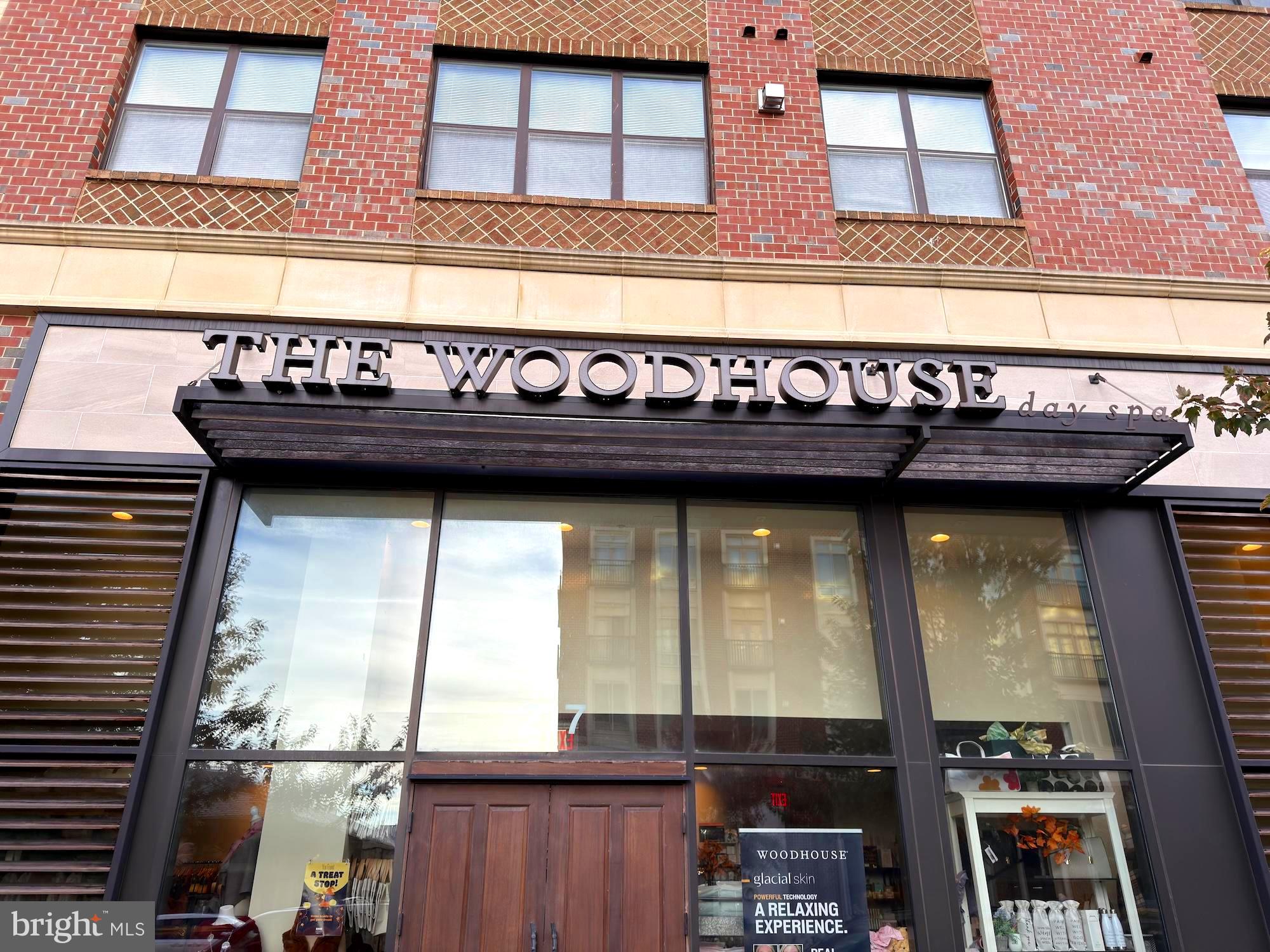 CROWN FARM - Residential