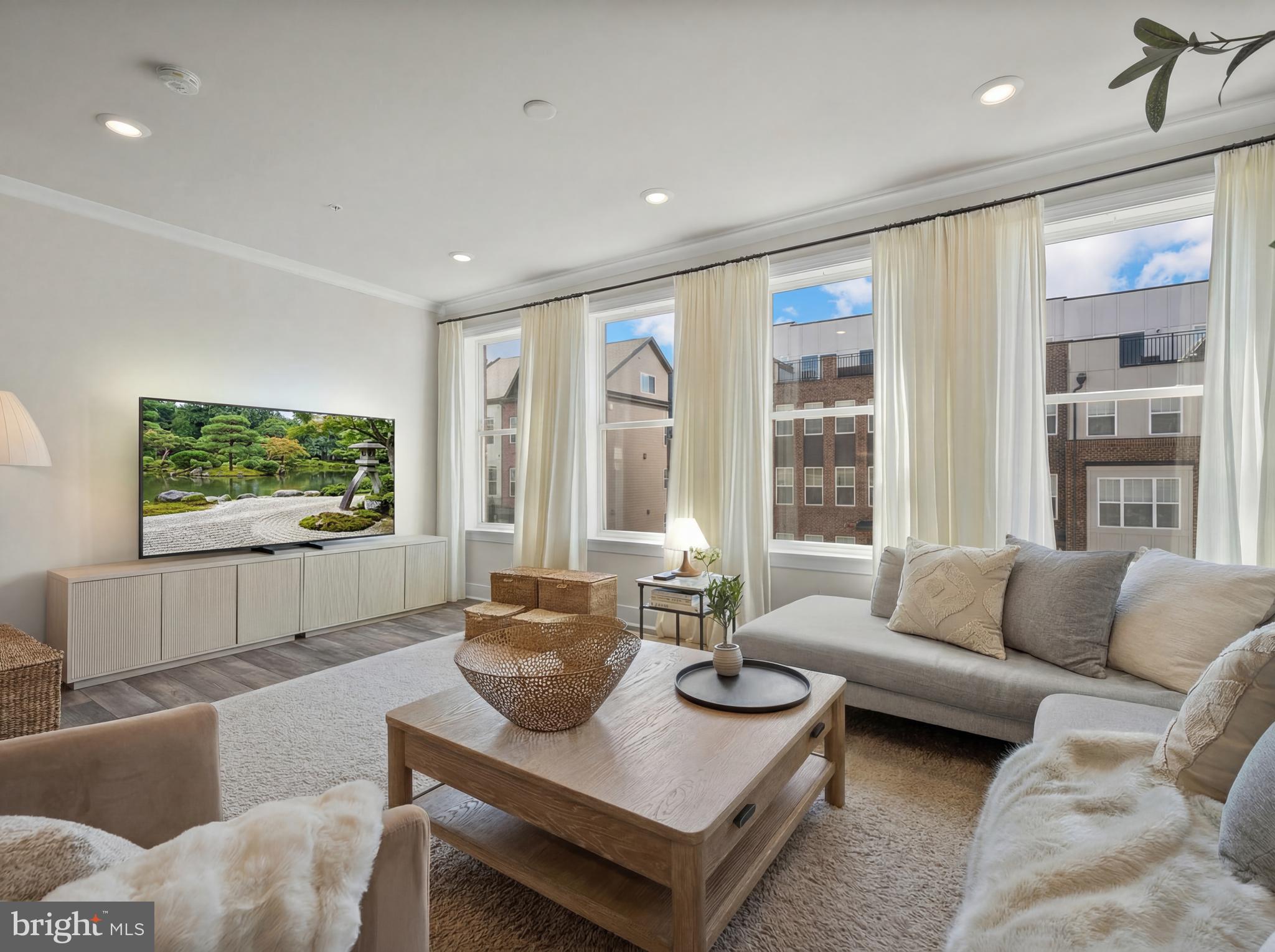 CROWN FARM - Residential