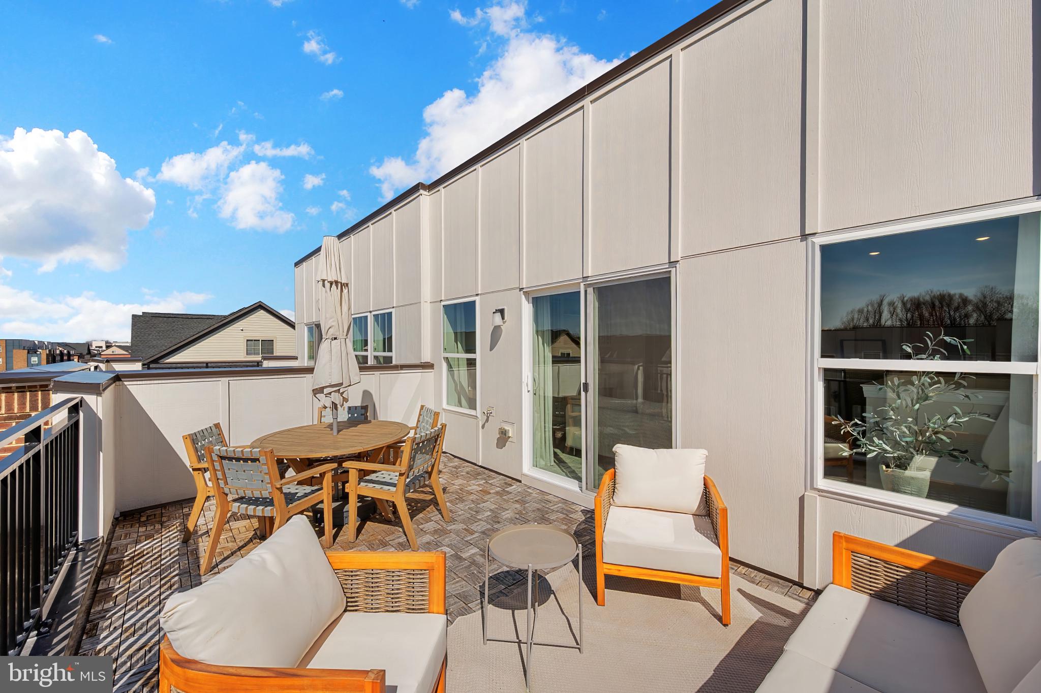 CROWN FARM - Residential