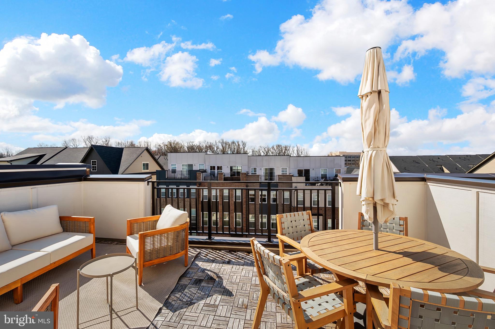 CROWN FARM - Residential