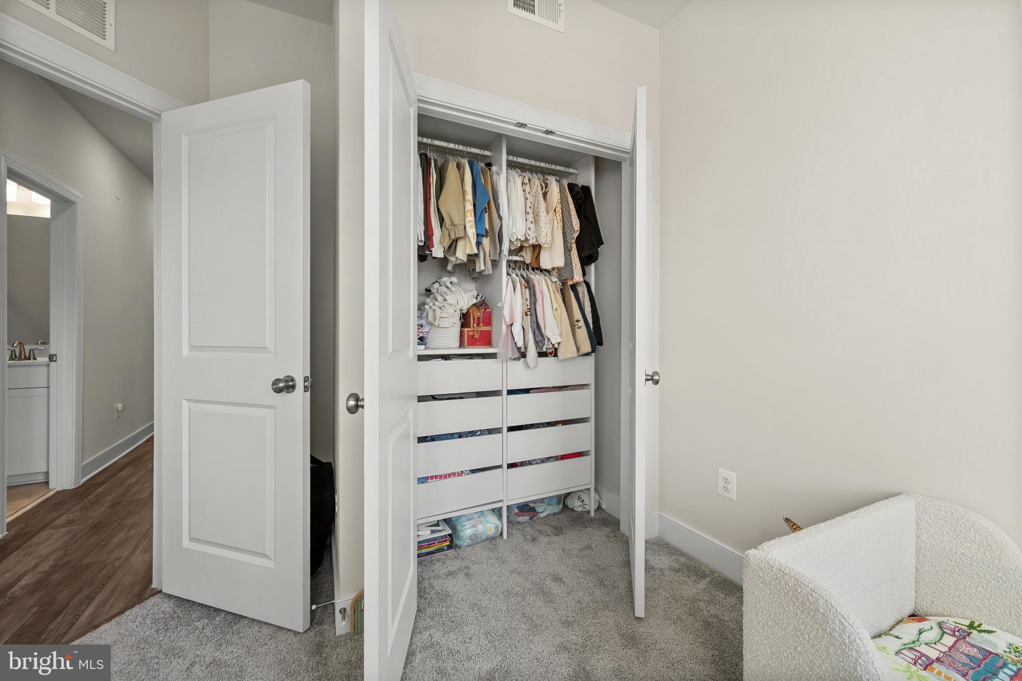 CROWN FARM - Residential