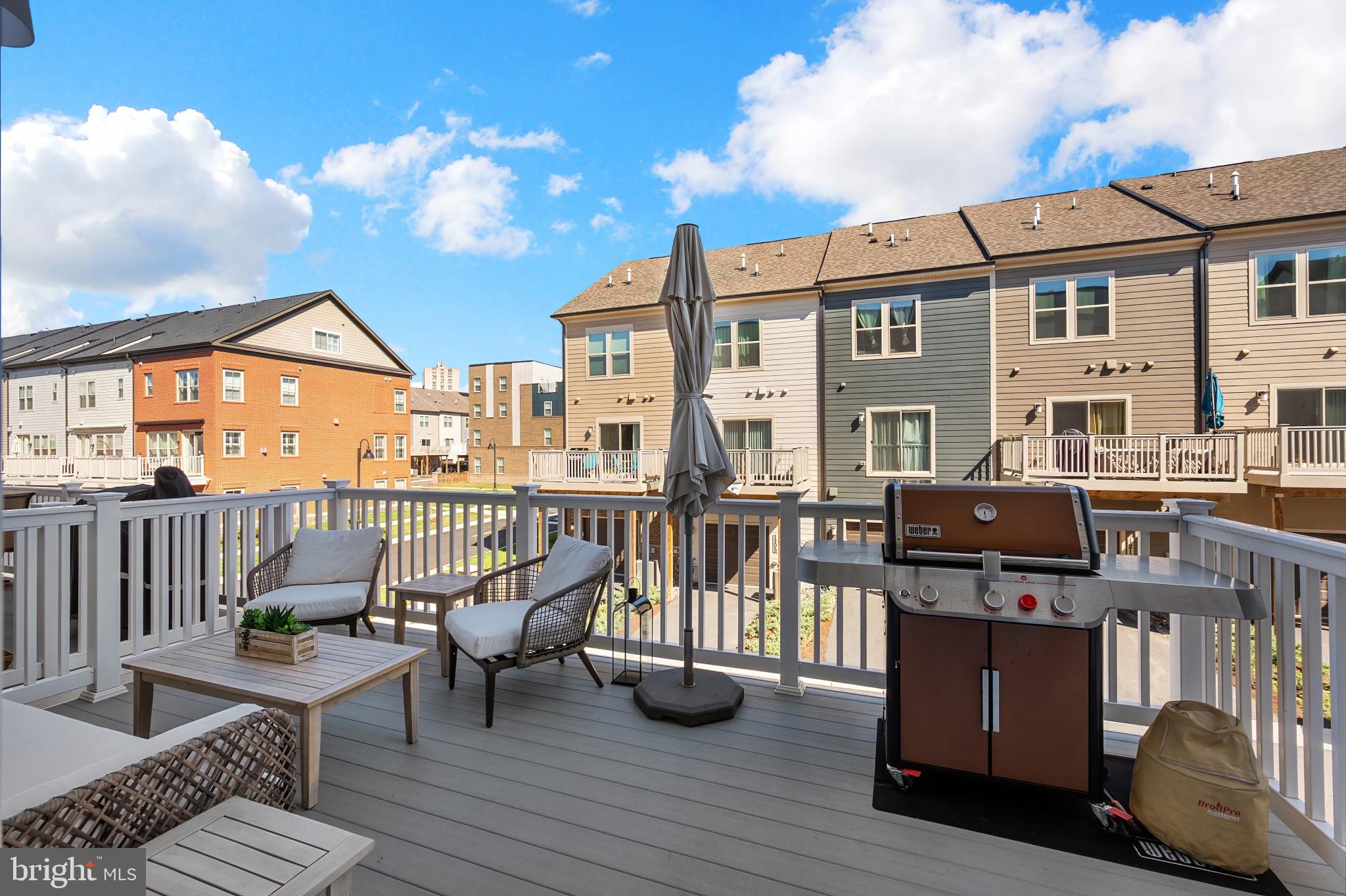 CROWN FARM - Residential